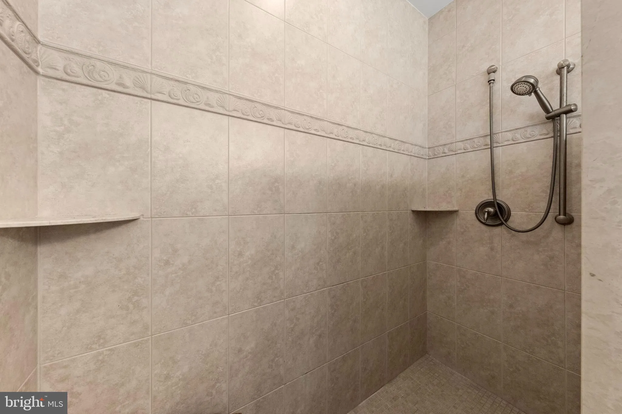 Manahawkin, New Jersey 08050, United States, 4 Bedrooms Bedrooms, ,4 BathroomsBathrooms,Residential,Active,197778