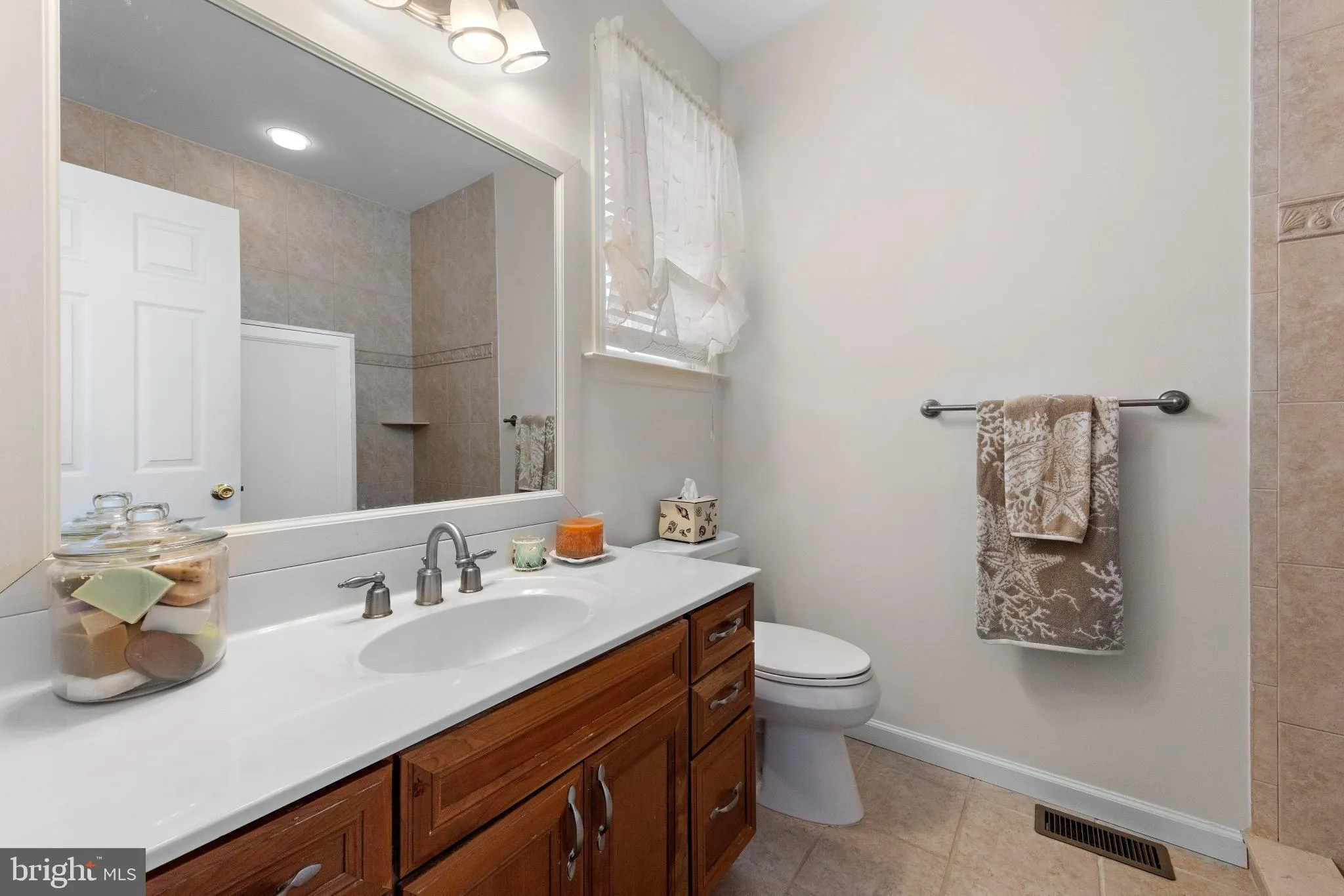 Manahawkin, New Jersey 08050, United States, 4 Bedrooms Bedrooms, ,4 BathroomsBathrooms,Residential,Active,197778