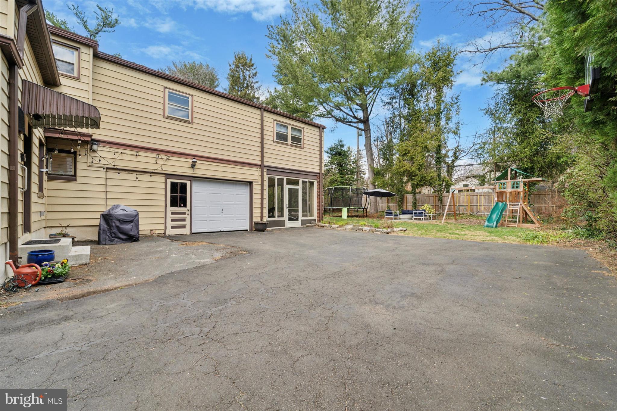 ELKINS PARK - Residential