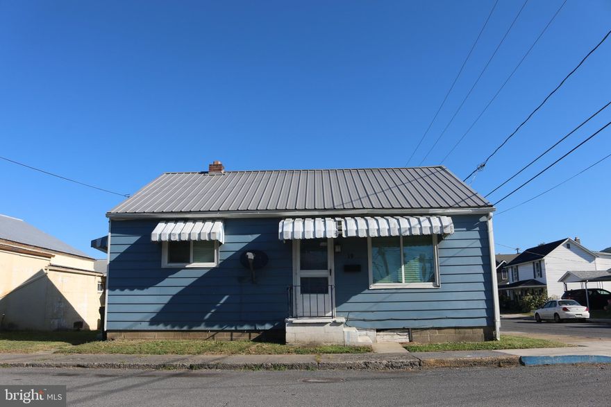 Charming Renovated 2-Bedroom Home on a Corner Lot – Move-In Ready!
Don’t miss this beautifully renovated 2 bedroom, 1 bathroom home situated on a desirable corner lot in town. This turn-key property is ready for immediate move-in and offers the perfect blend of modern updates and cozy comfort. Step inside to a spacious, fully updated eat-in kitchen that opens into the living room—ideal for entertaining or everyday living. Located in a prime, convenient location, you're just minutes away from shops, restaurants, schools, grocery stores, and all the amenities you need. Whether you're a first-time buyer, downsizing, or looking for a smart investment, this home checks all the boxes.