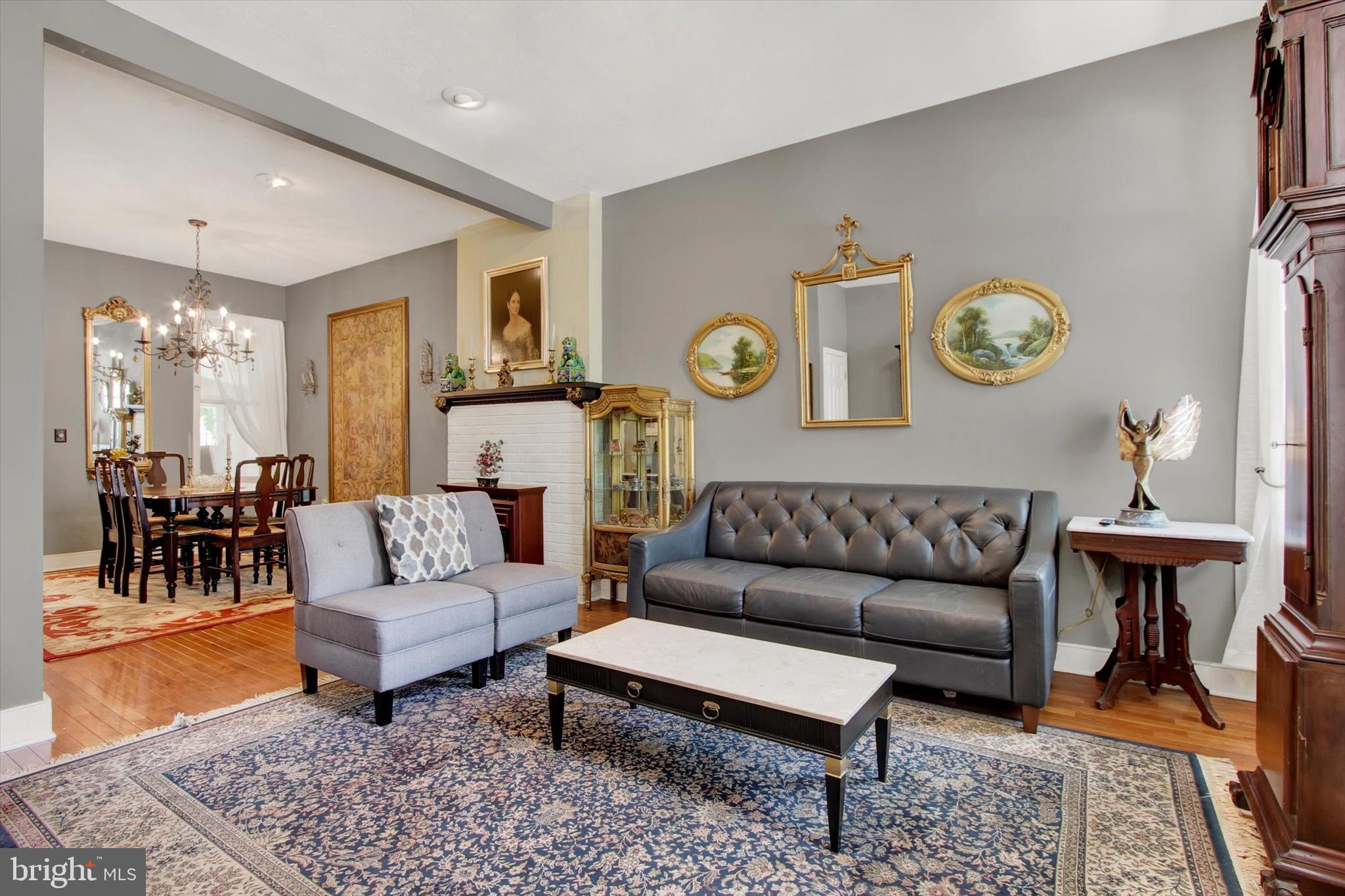 116 S NEWBERRY STREET