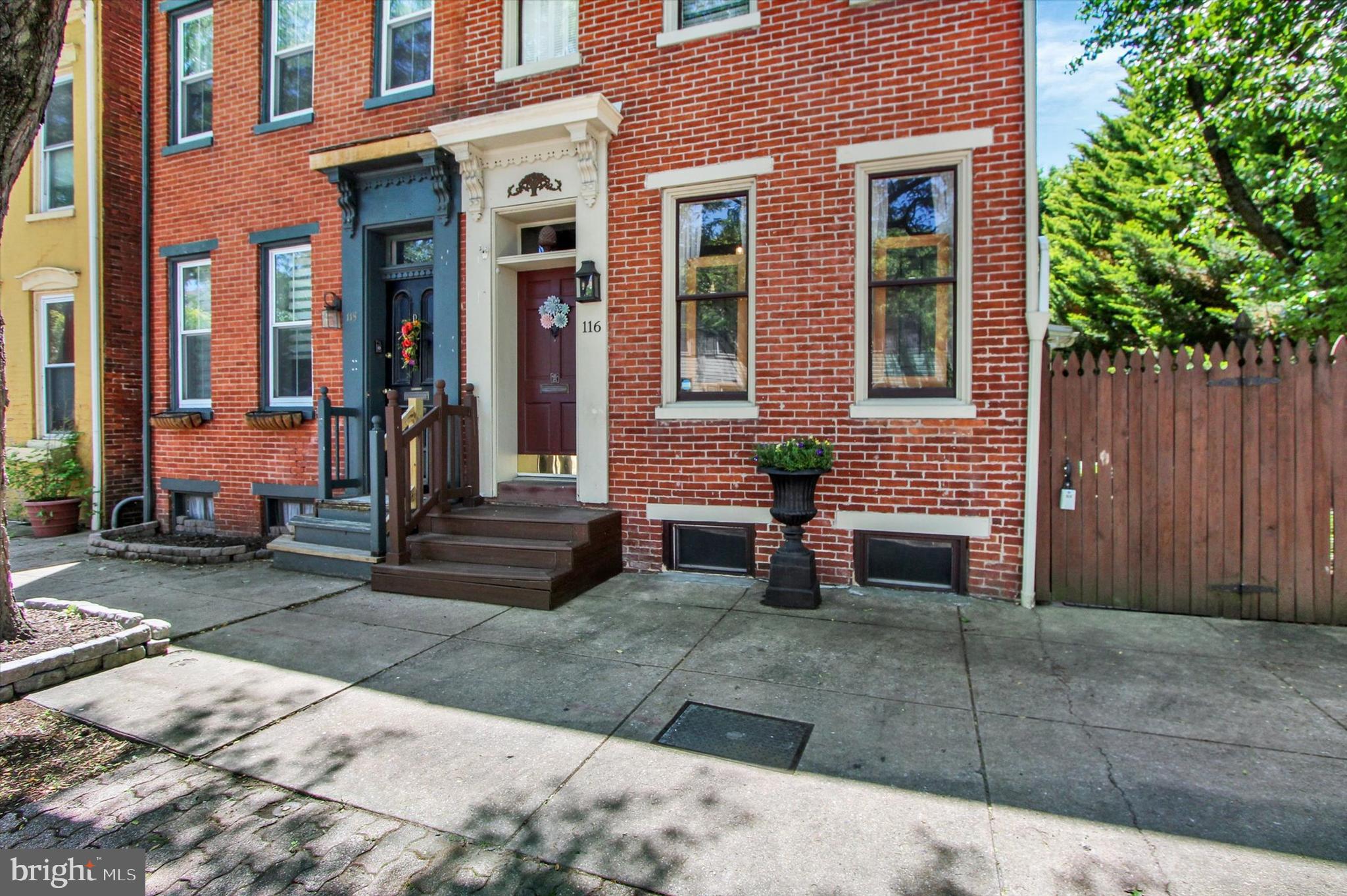 116 S NEWBERRY STREET