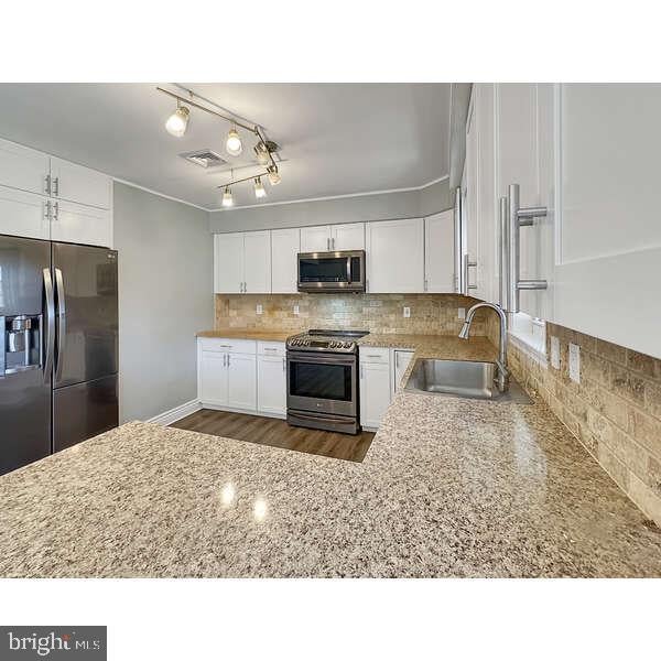 1107 INDIAN DRIVE