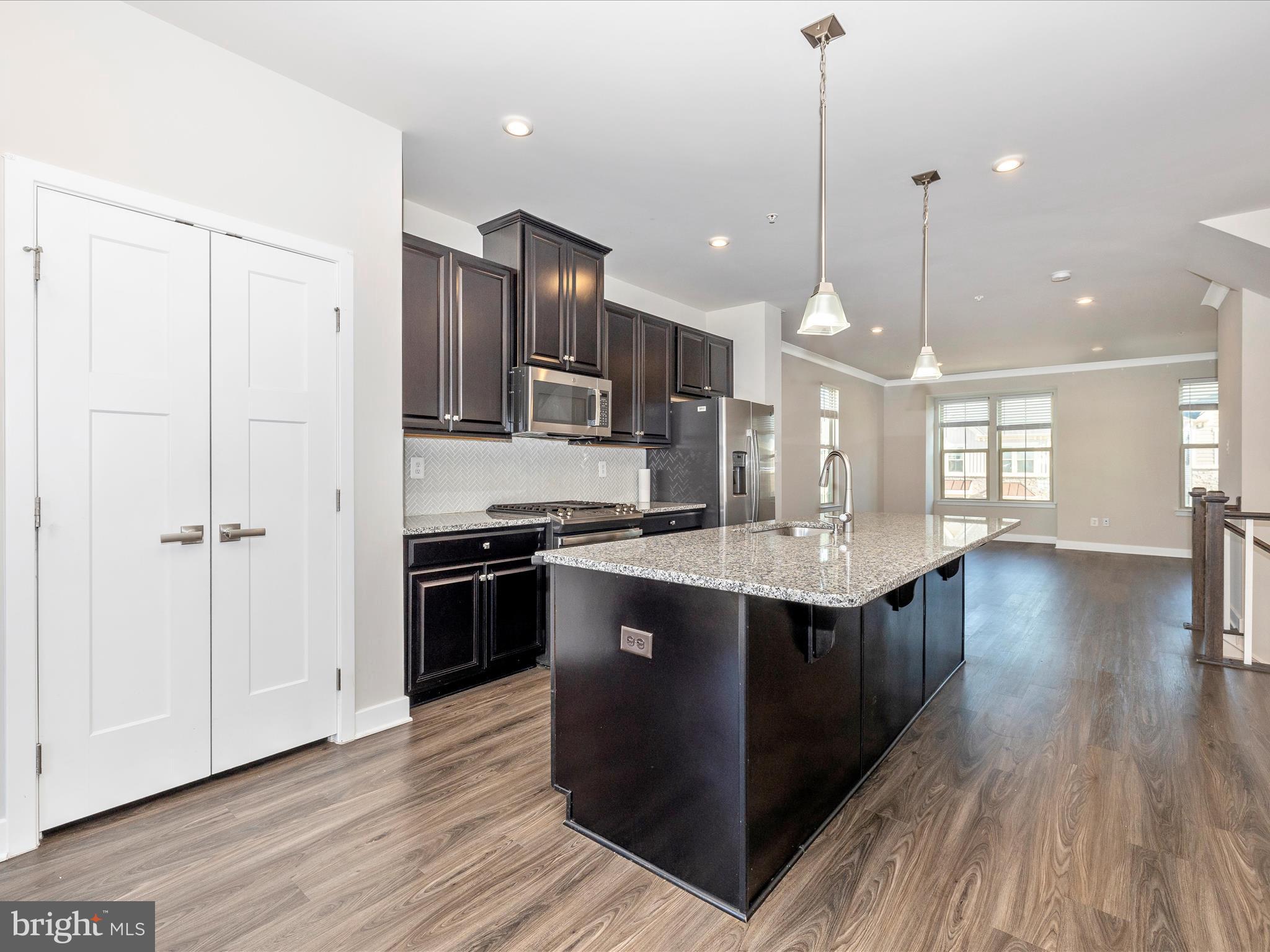 LAKE LINGANORE OAKDALE - Residential