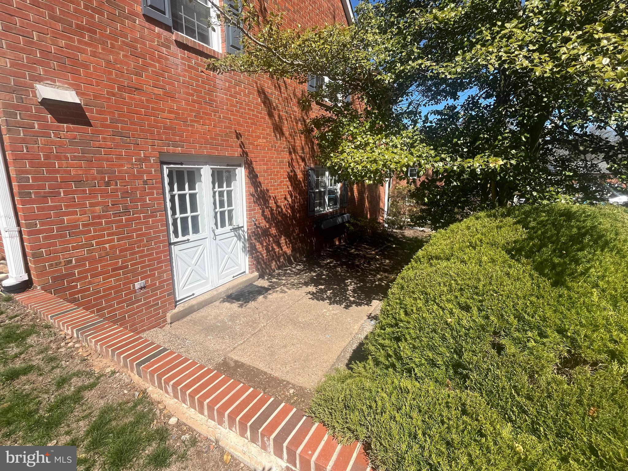 YARDLEY COMMONS - Residential