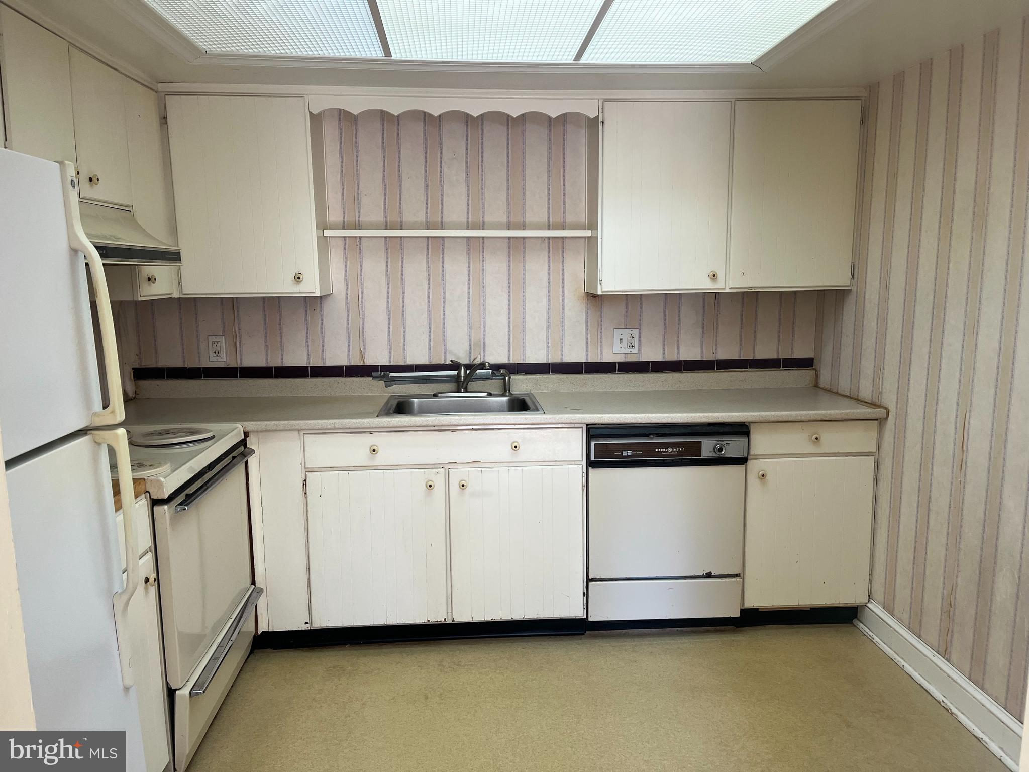 YARDLEY COMMONS - Residential