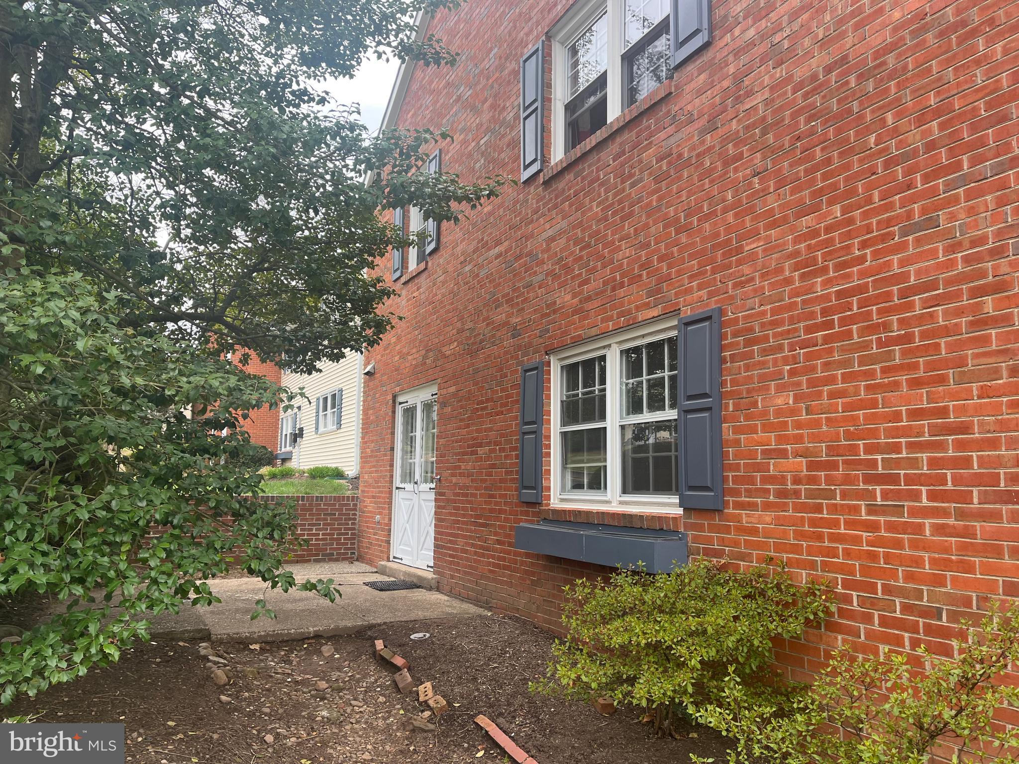 YARDLEY COMMONS - Residential