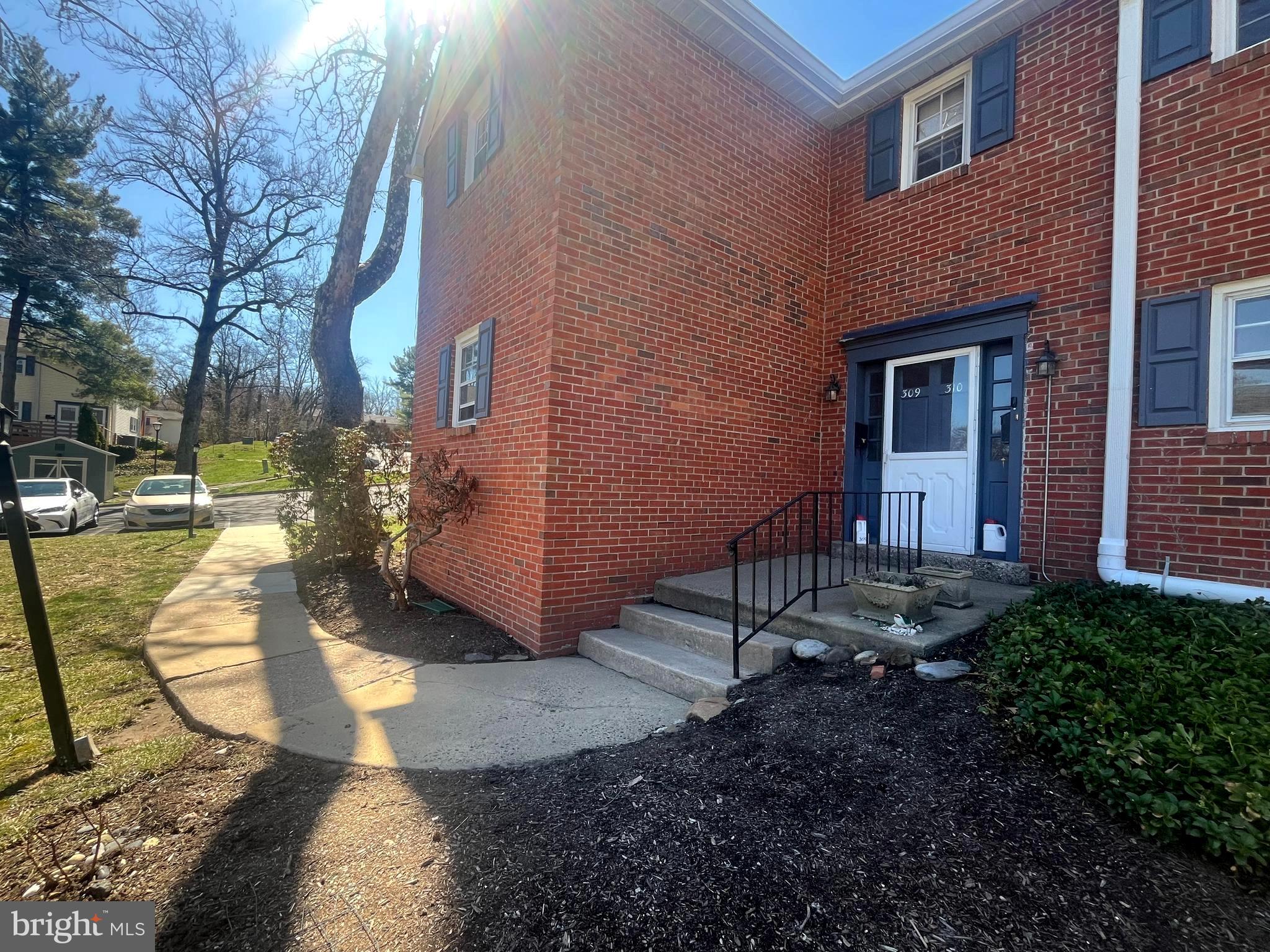 YARDLEY COMMONS - Residential