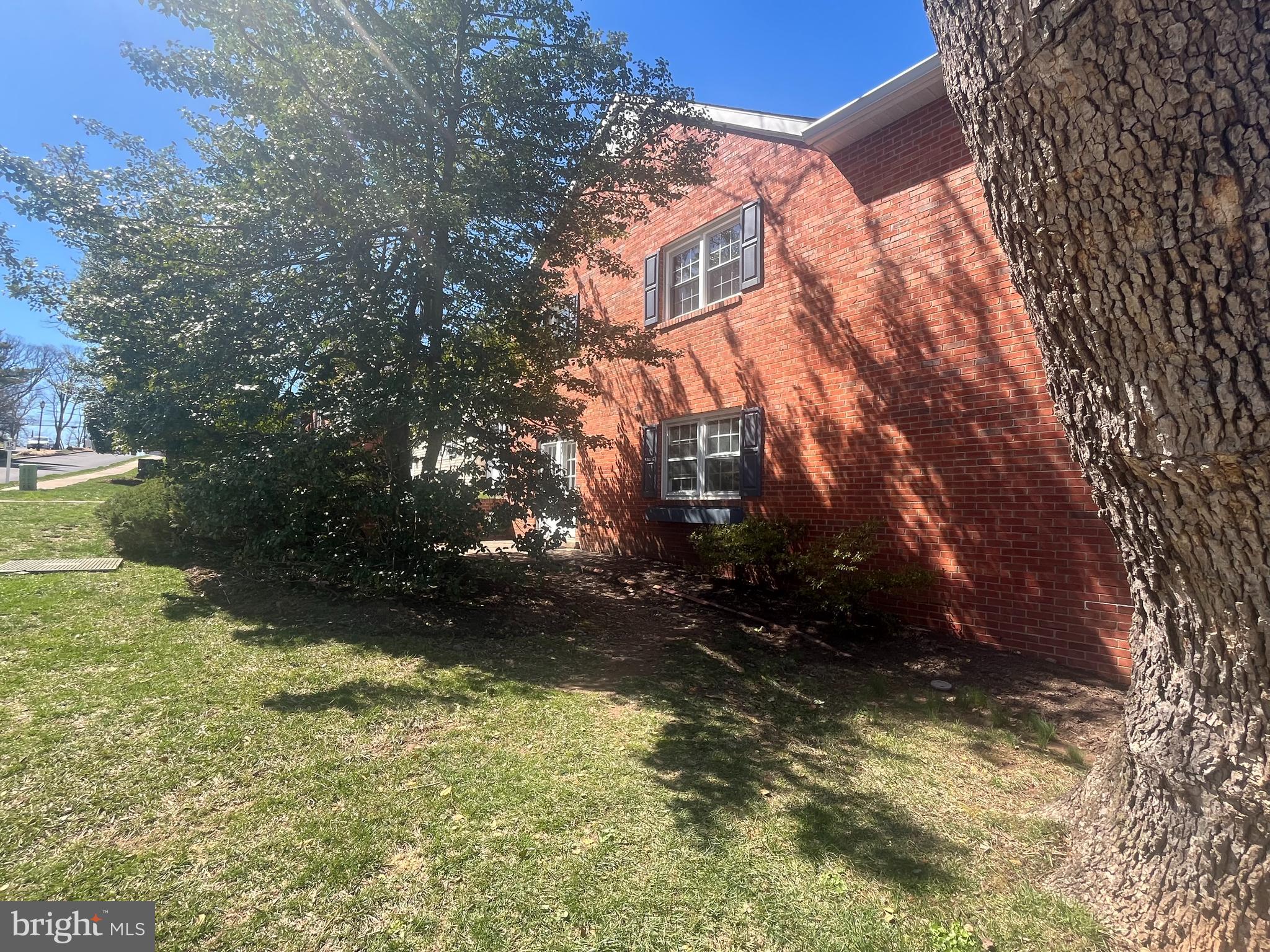 YARDLEY COMMONS - Residential