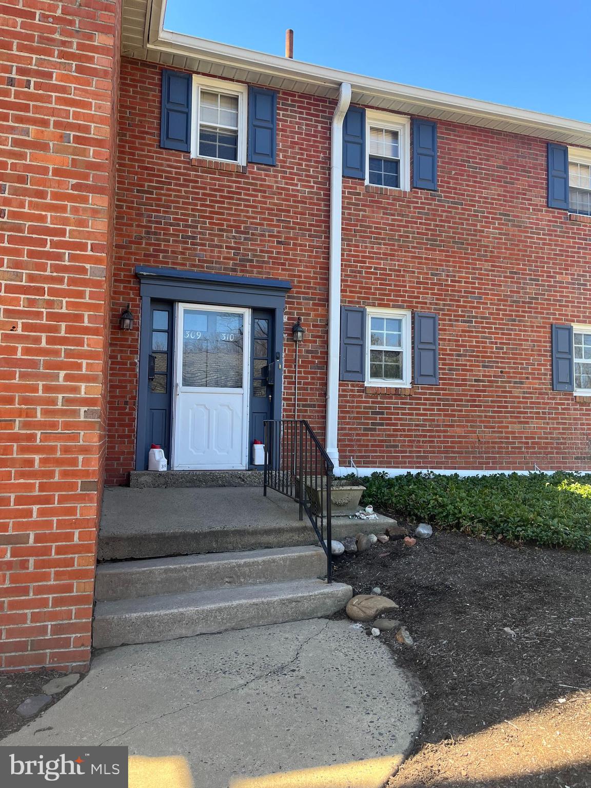 YARDLEY COMMONS - Residential