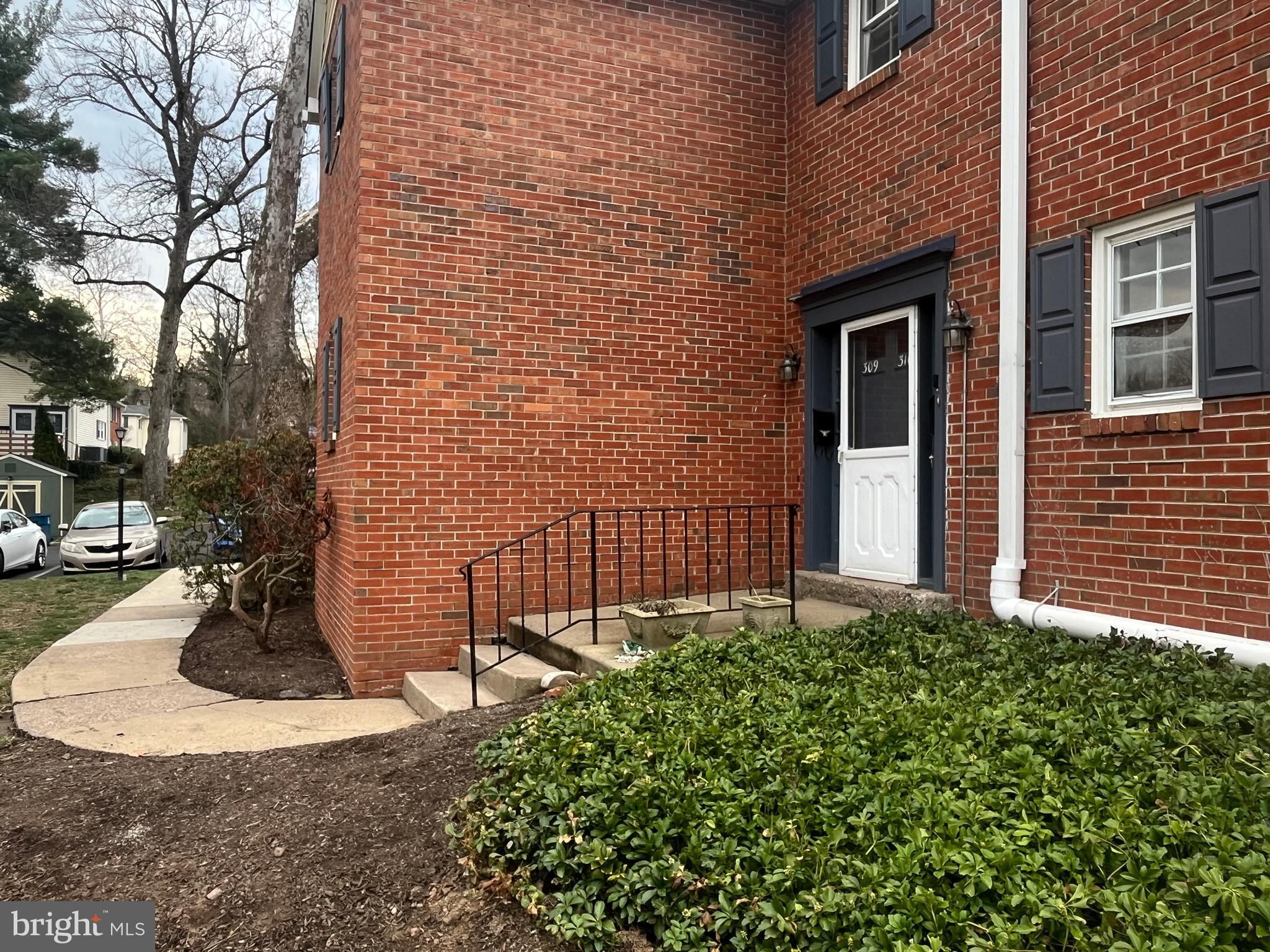 YARDLEY COMMONS - Residential