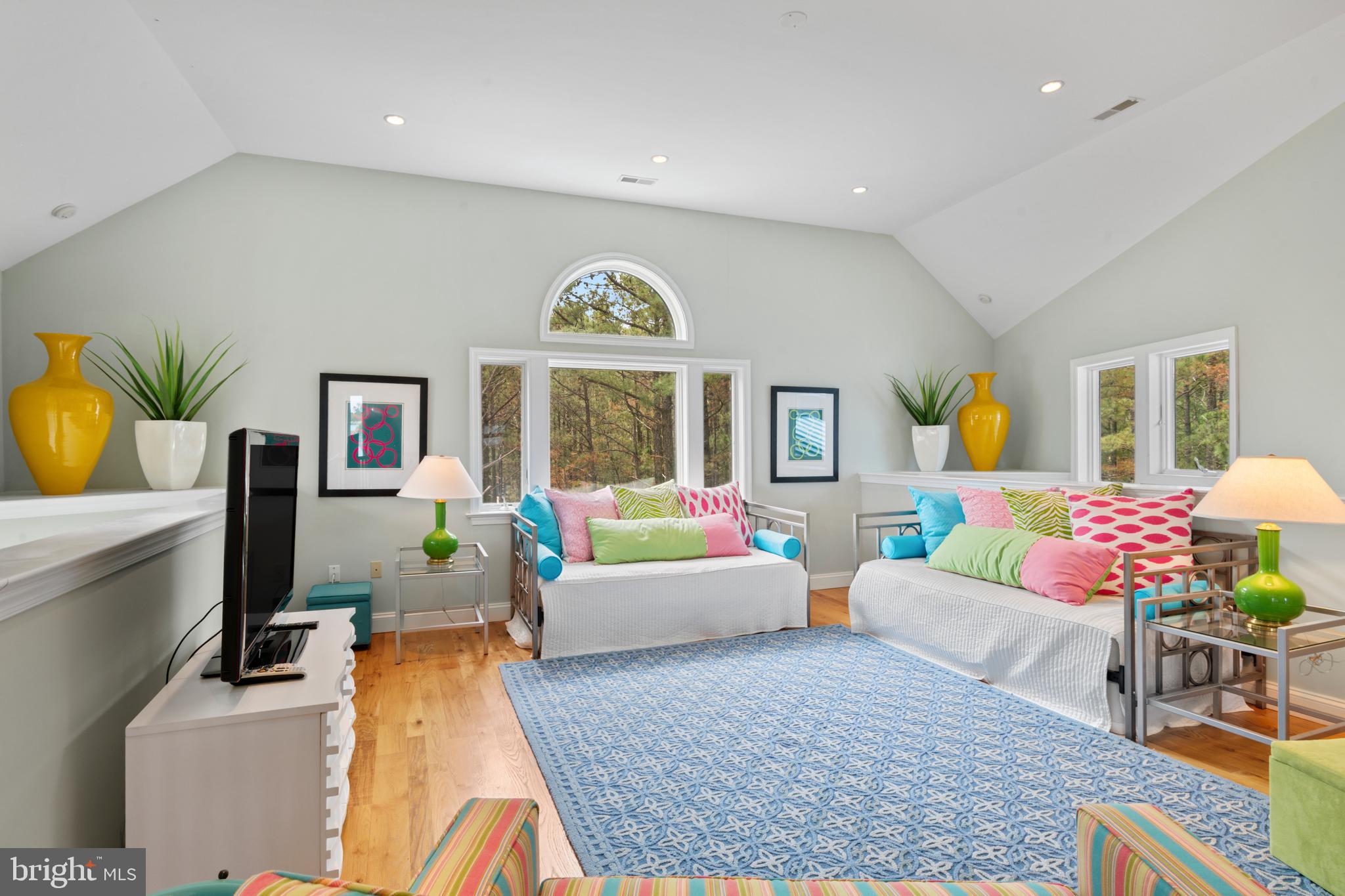 RAGGED POINT - Residential