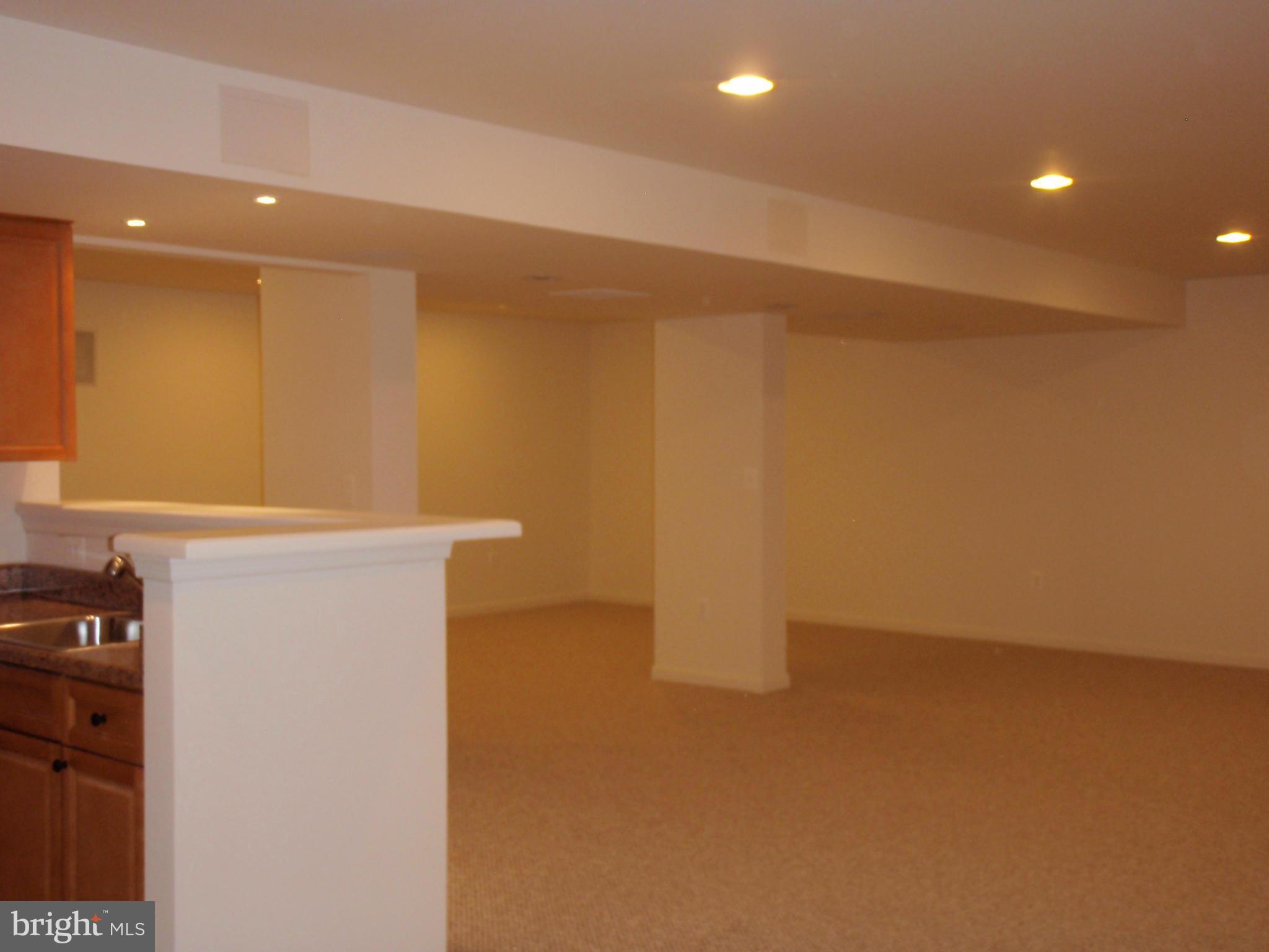 BLOOMS MILL - Residential Lease