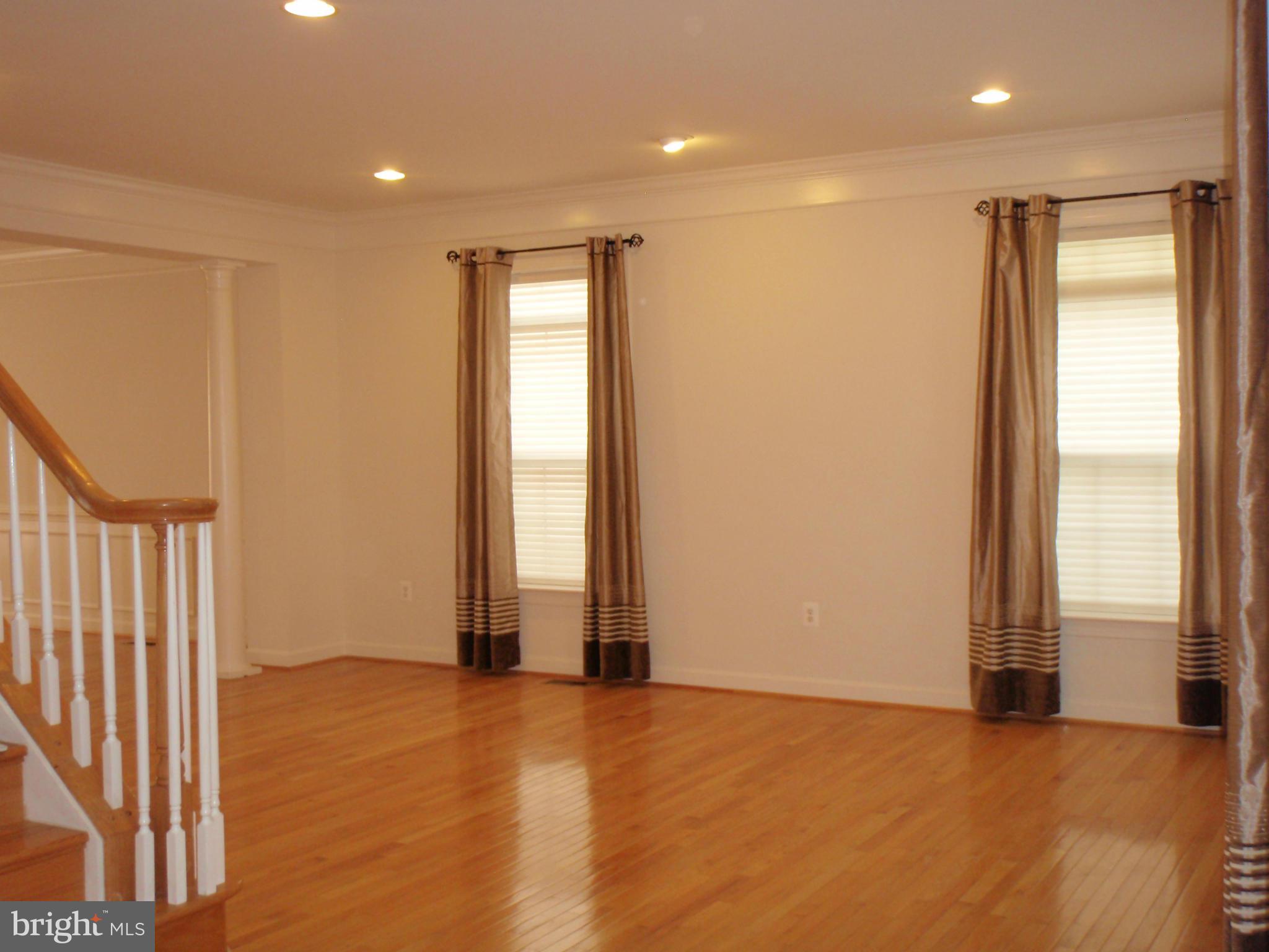 BLOOMS MILL - Residential Lease