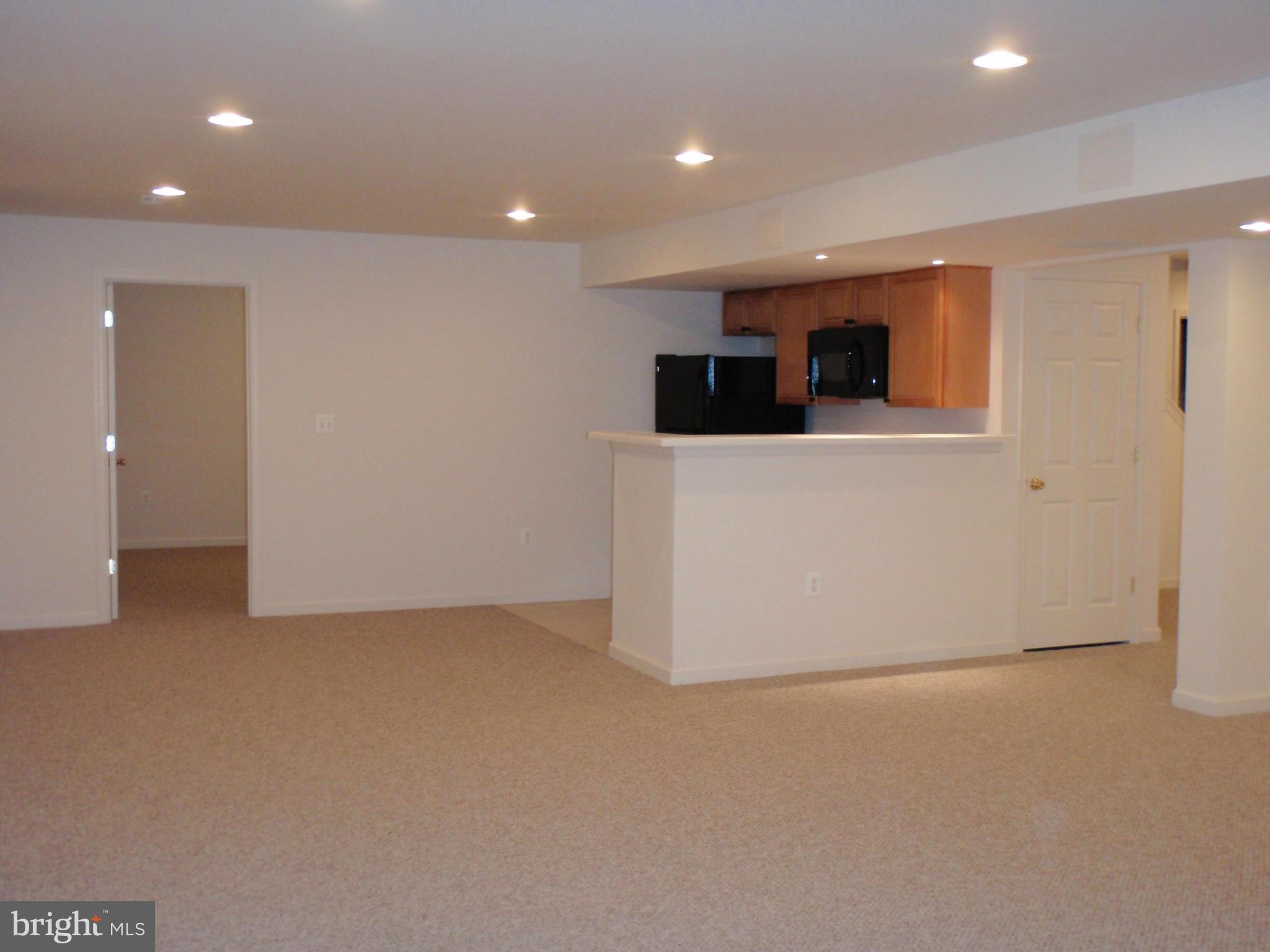 BLOOMS MILL - Residential Lease