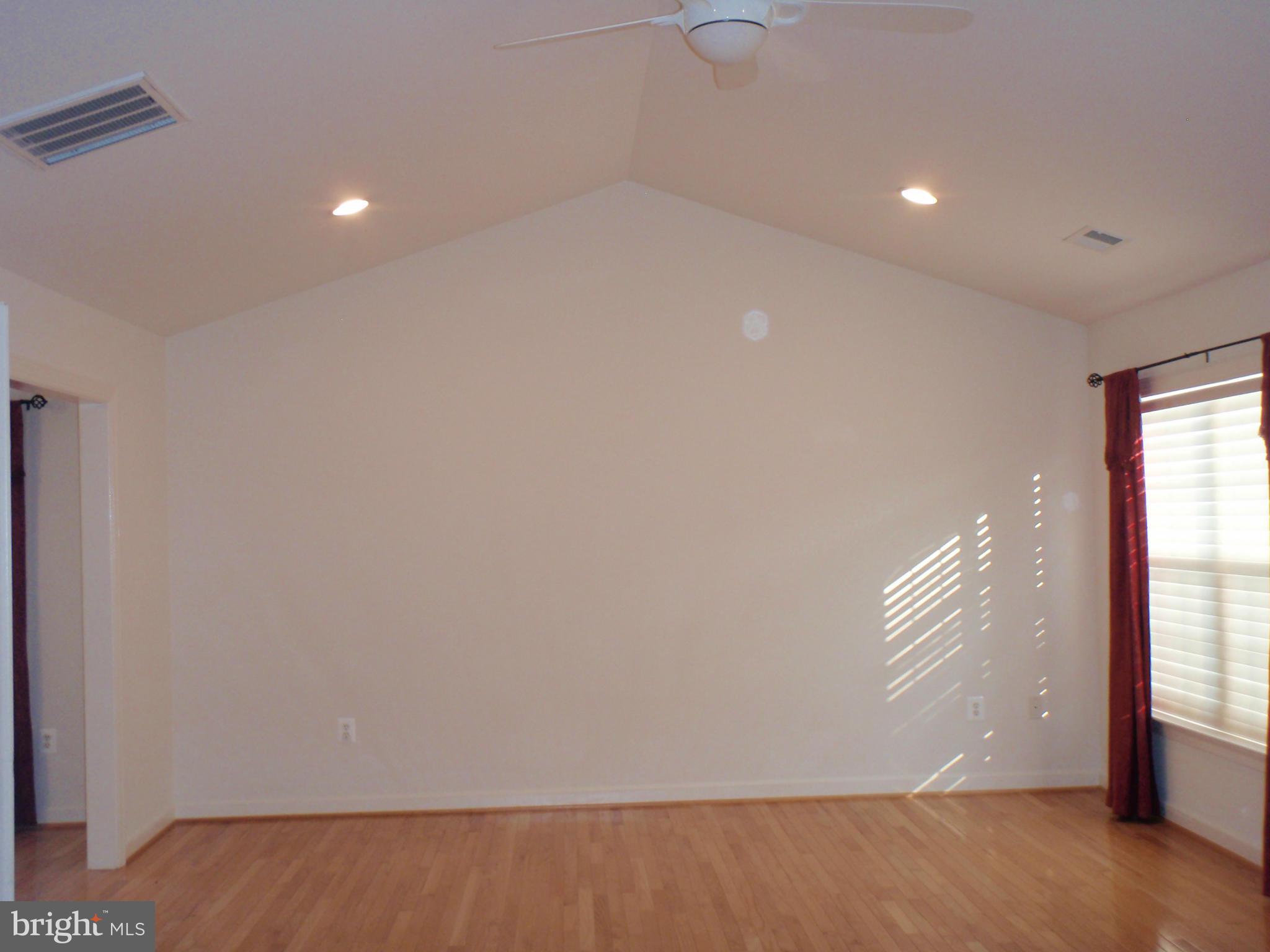 BLOOMS MILL - Residential Lease