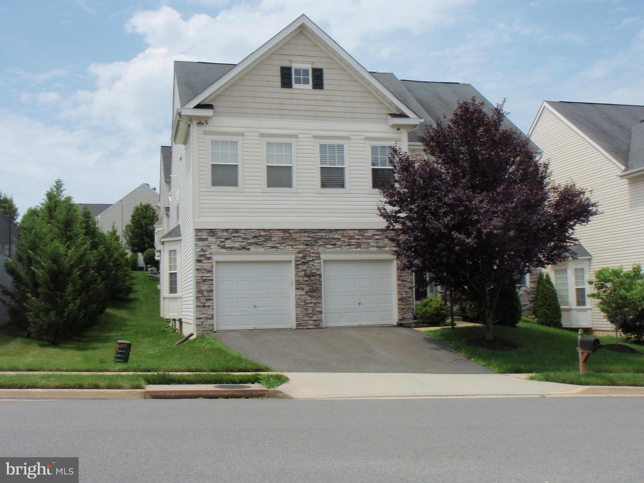 BLOOMS MILL - Residential Lease