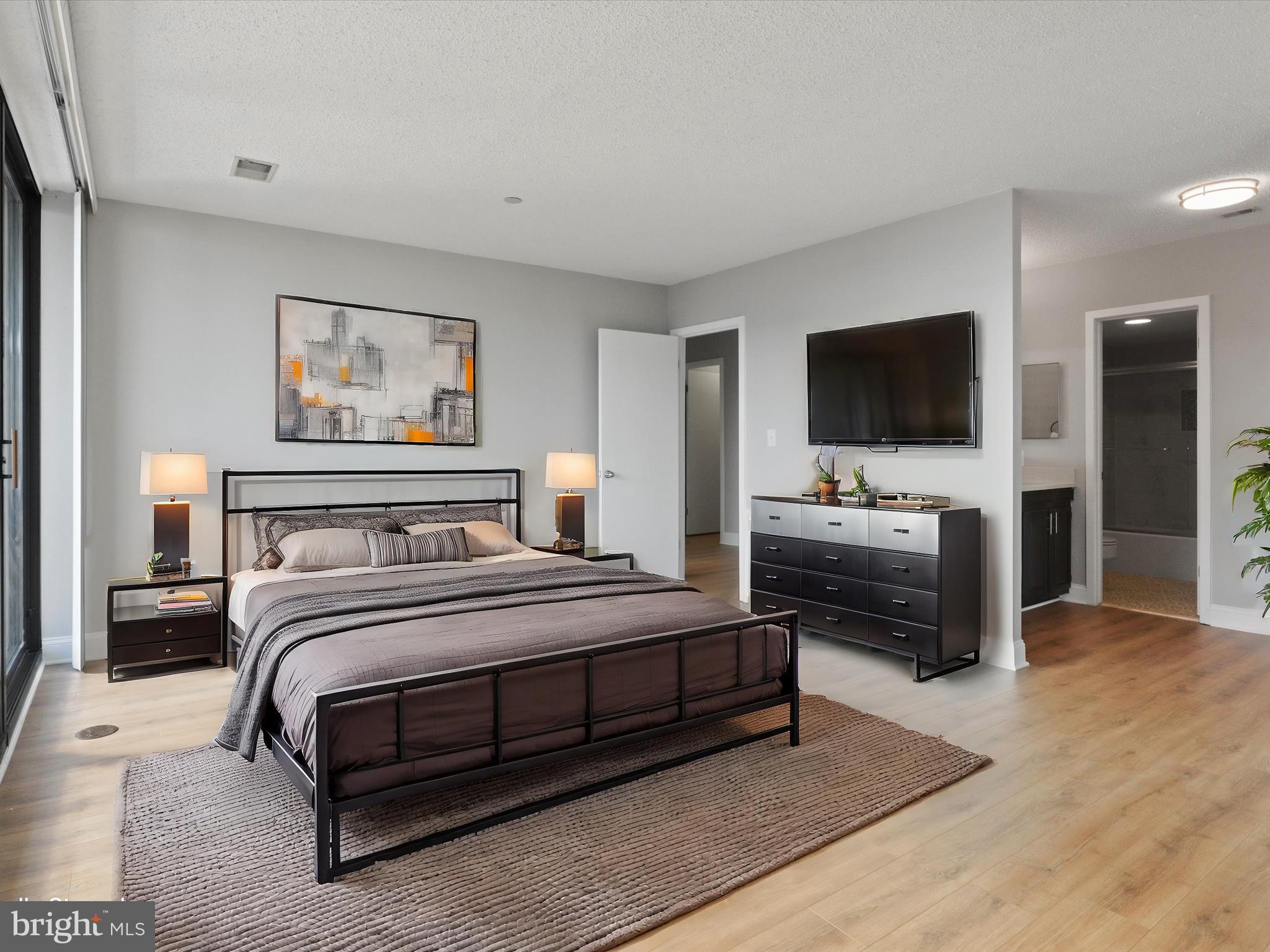 SKYLINE SQUARE CONDO - Residential Lease