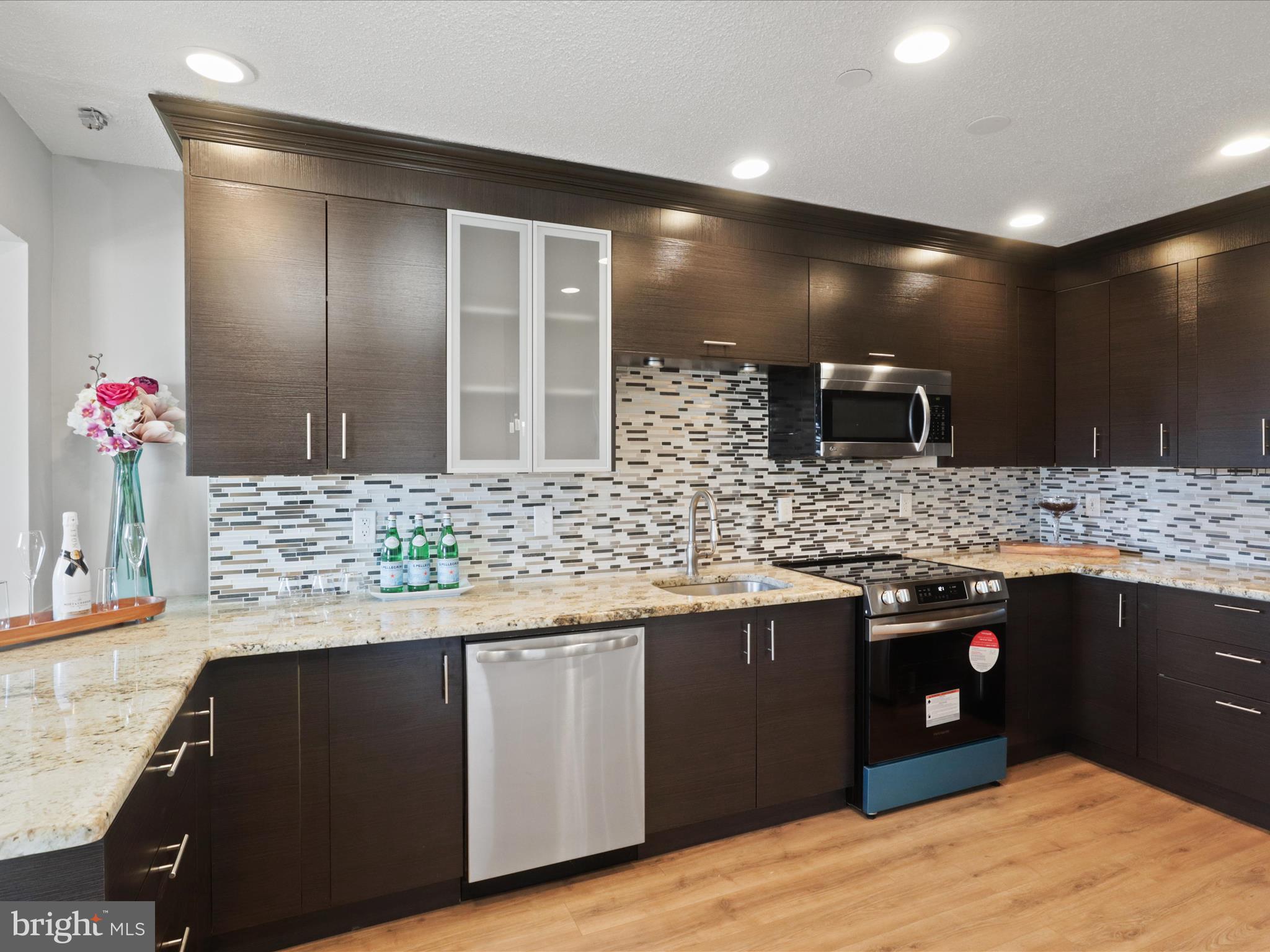 SKYLINE SQUARE CONDO - Residential Lease