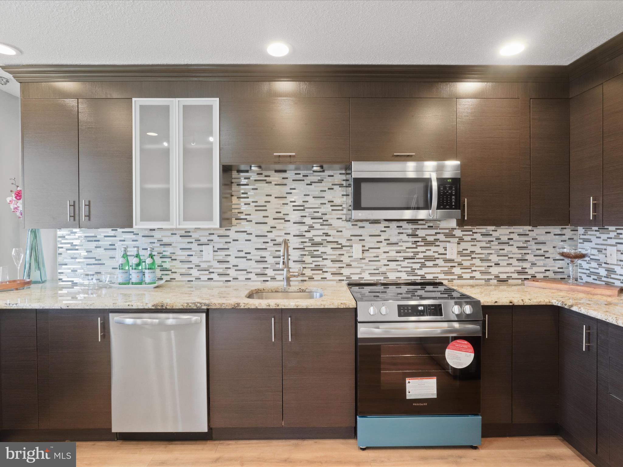 SKYLINE SQUARE CONDO - Residential Lease