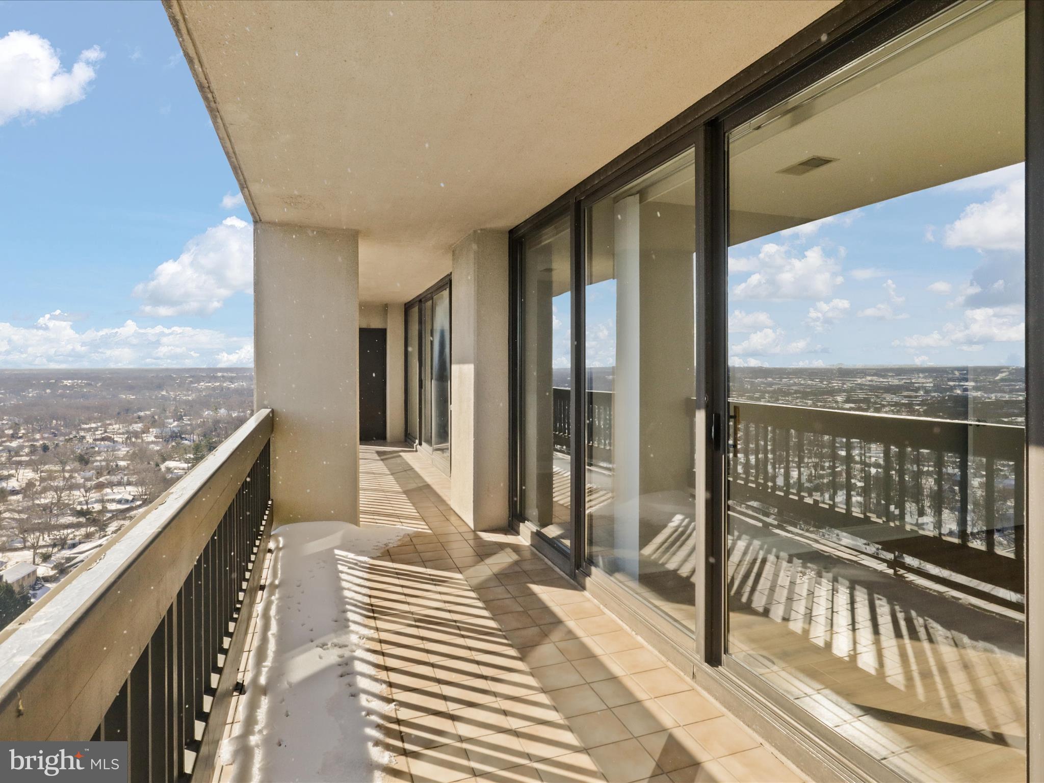 SKYLINE SQUARE CONDO - Residential Lease