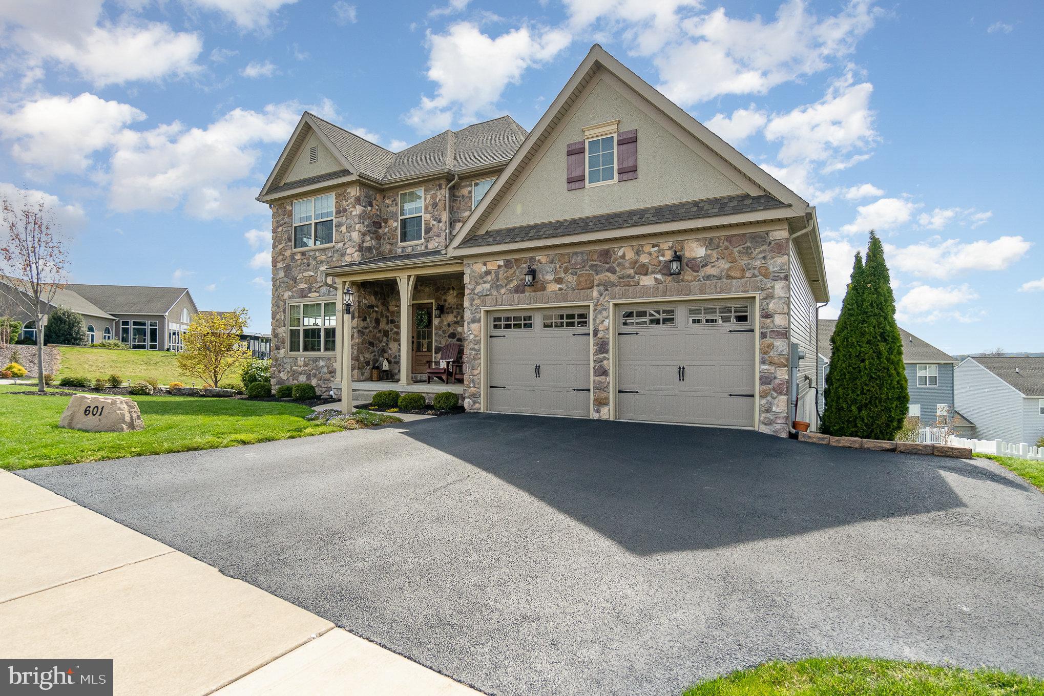 THE VIEWS AT BRIDGEWATER - Residential