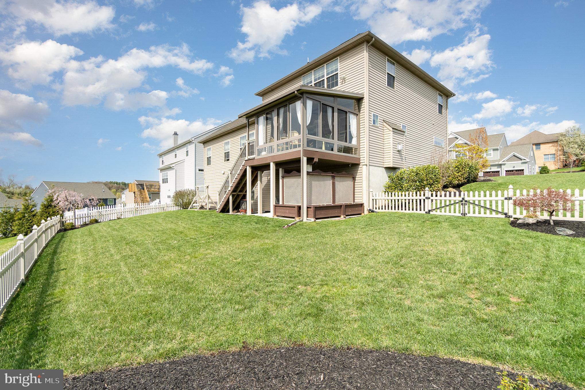 THE VIEWS AT BRIDGEWATER - Residential