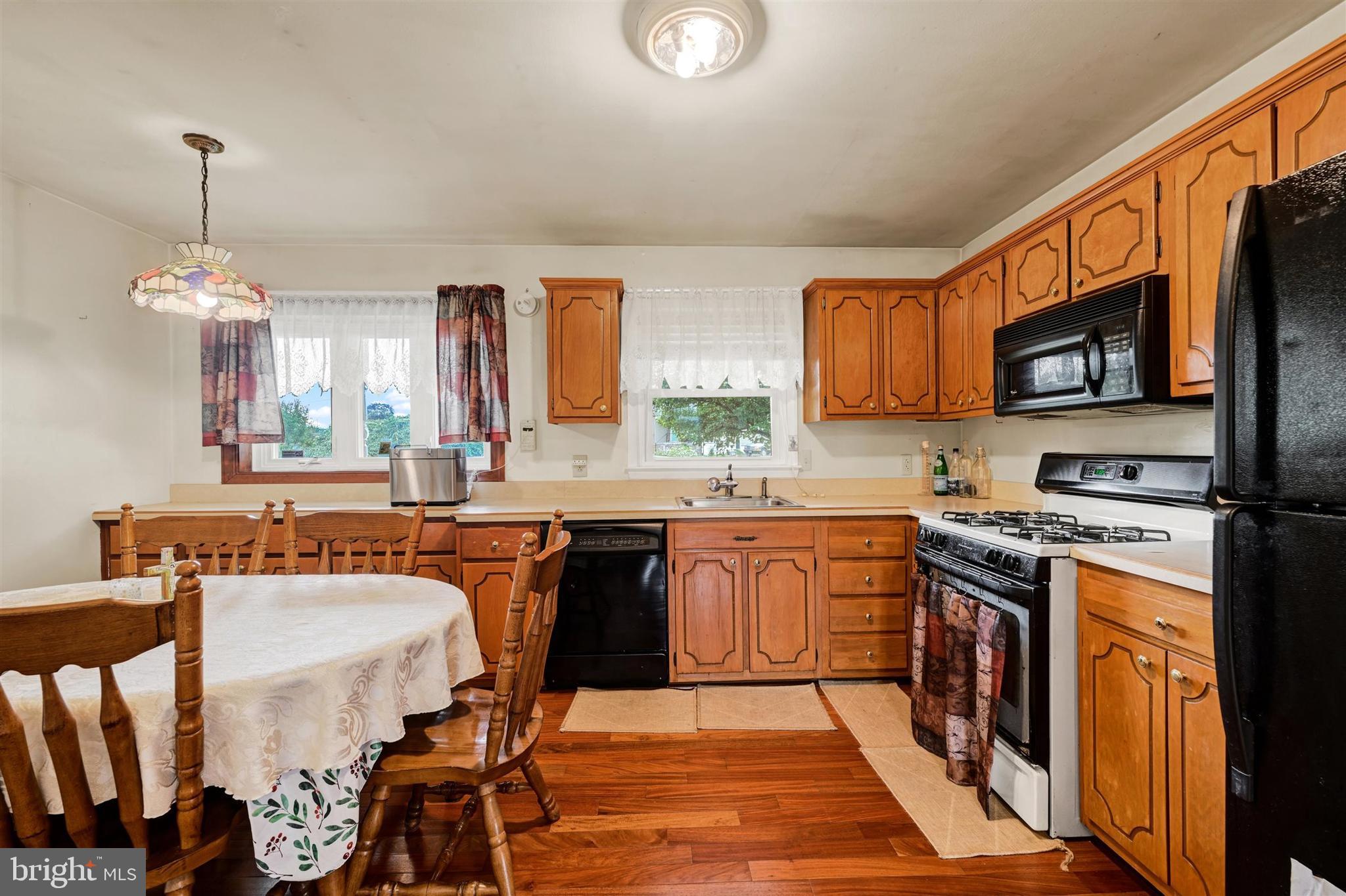 PERRY HALL ESTATES - Residential