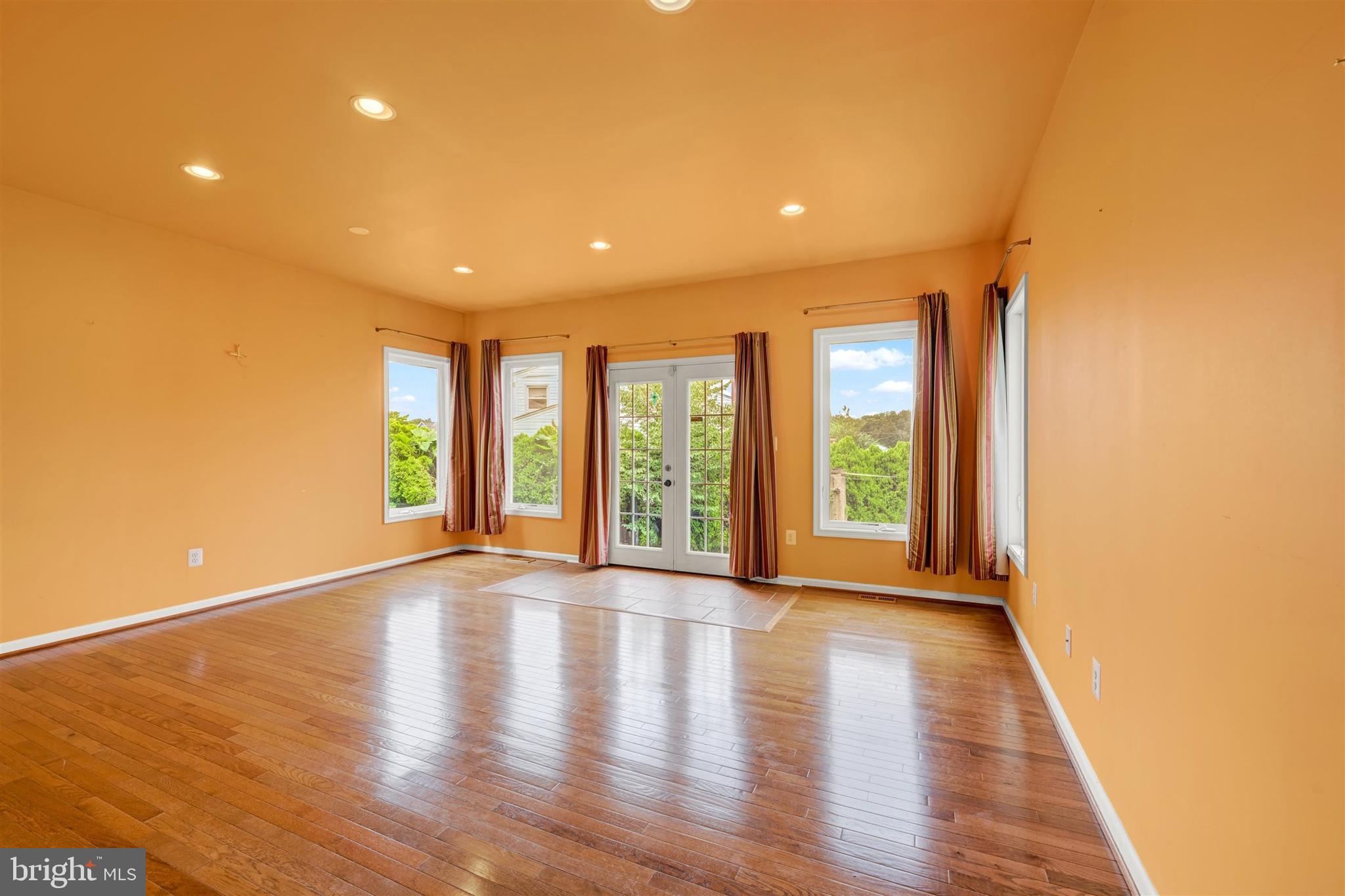 PERRY HALL ESTATES - Residential