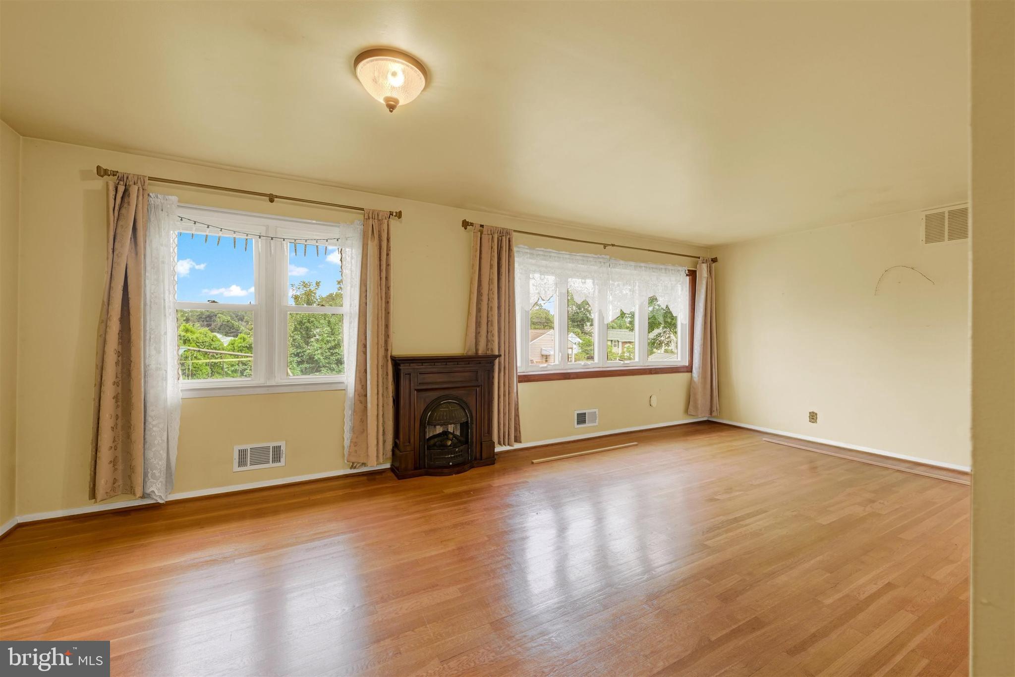 PERRY HALL ESTATES - Residential