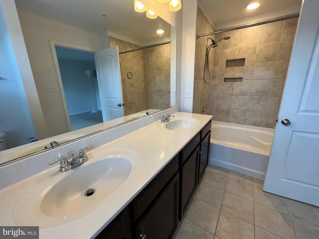 WOODMORE TOWNE CENTRE - Residential Lease