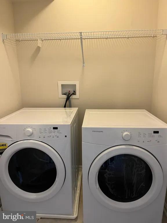 WOODMORE TOWNE CENTRE - Residential Lease