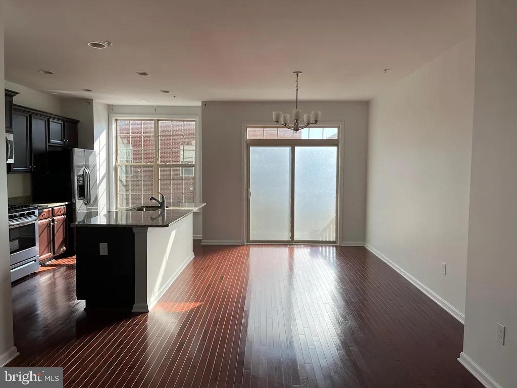 WOODMORE TOWNE CENTRE - Residential Lease