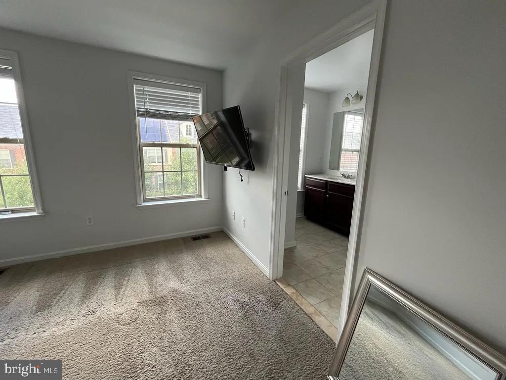 WOODMORE TOWNE CENTRE - Residential Lease