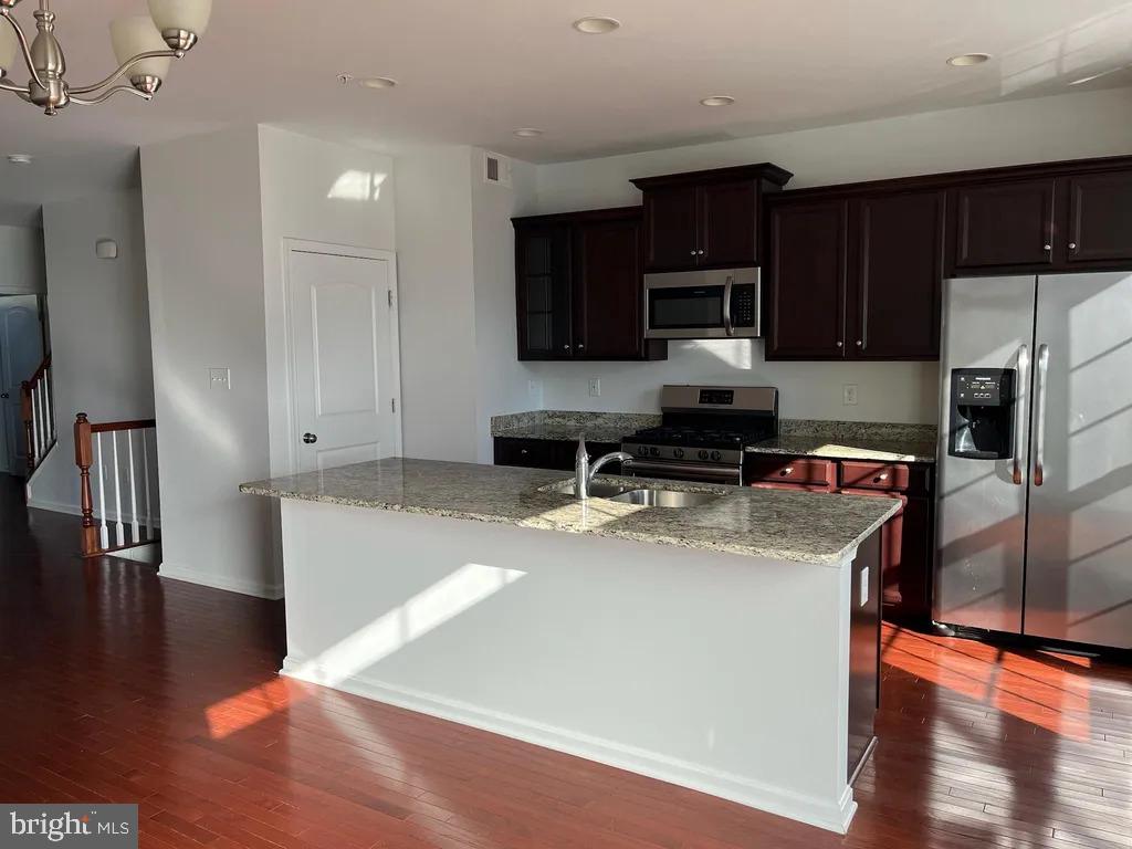 WOODMORE TOWNE CENTRE - Residential Lease