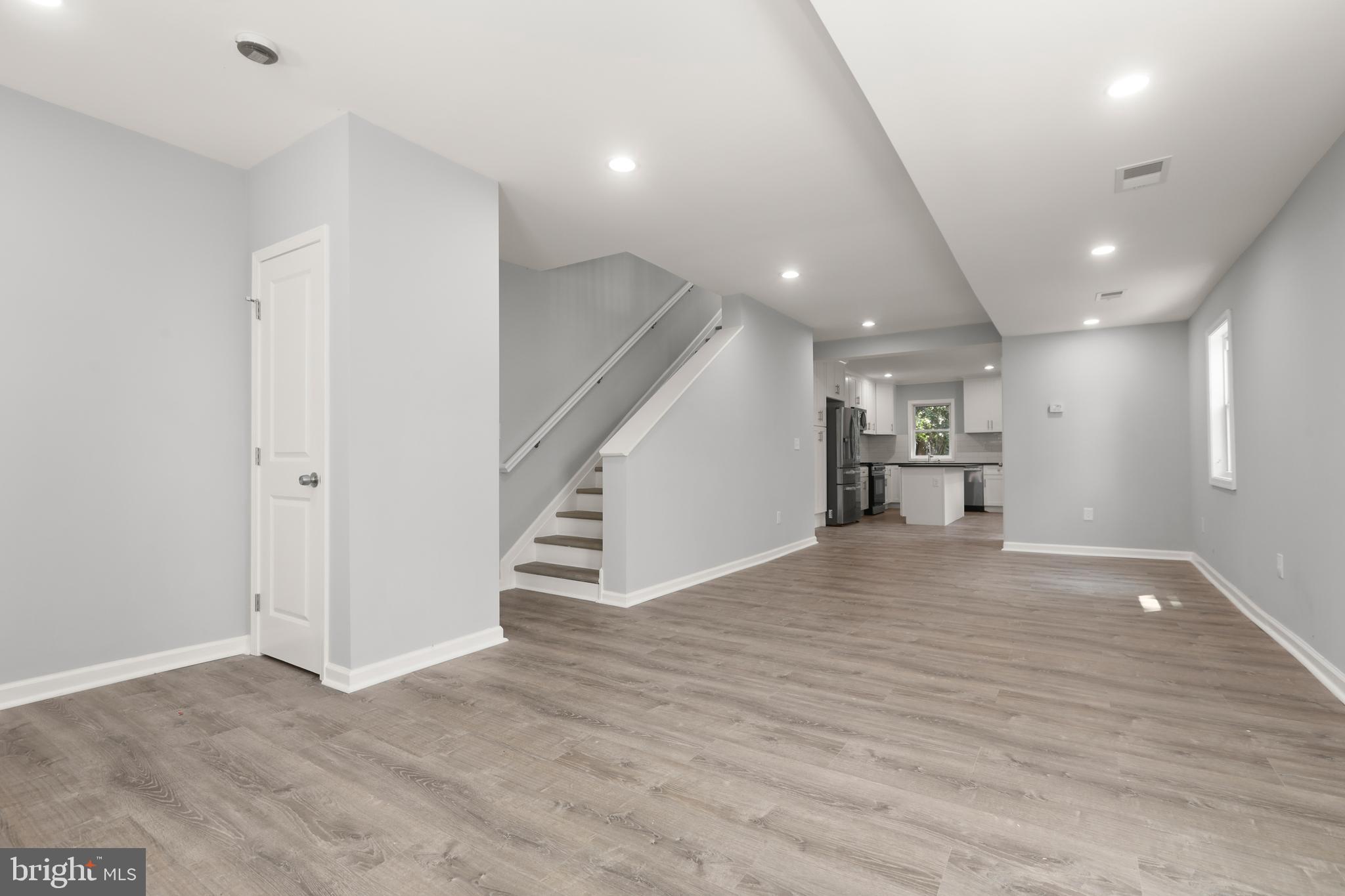HOES HEIGHTS - Residential