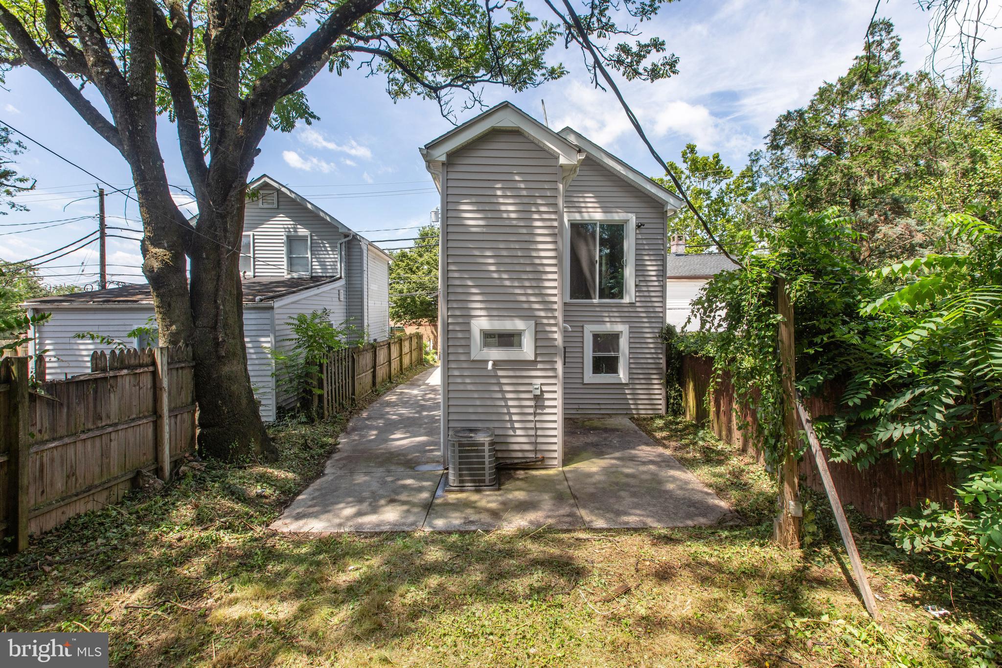 HOES HEIGHTS - Residential