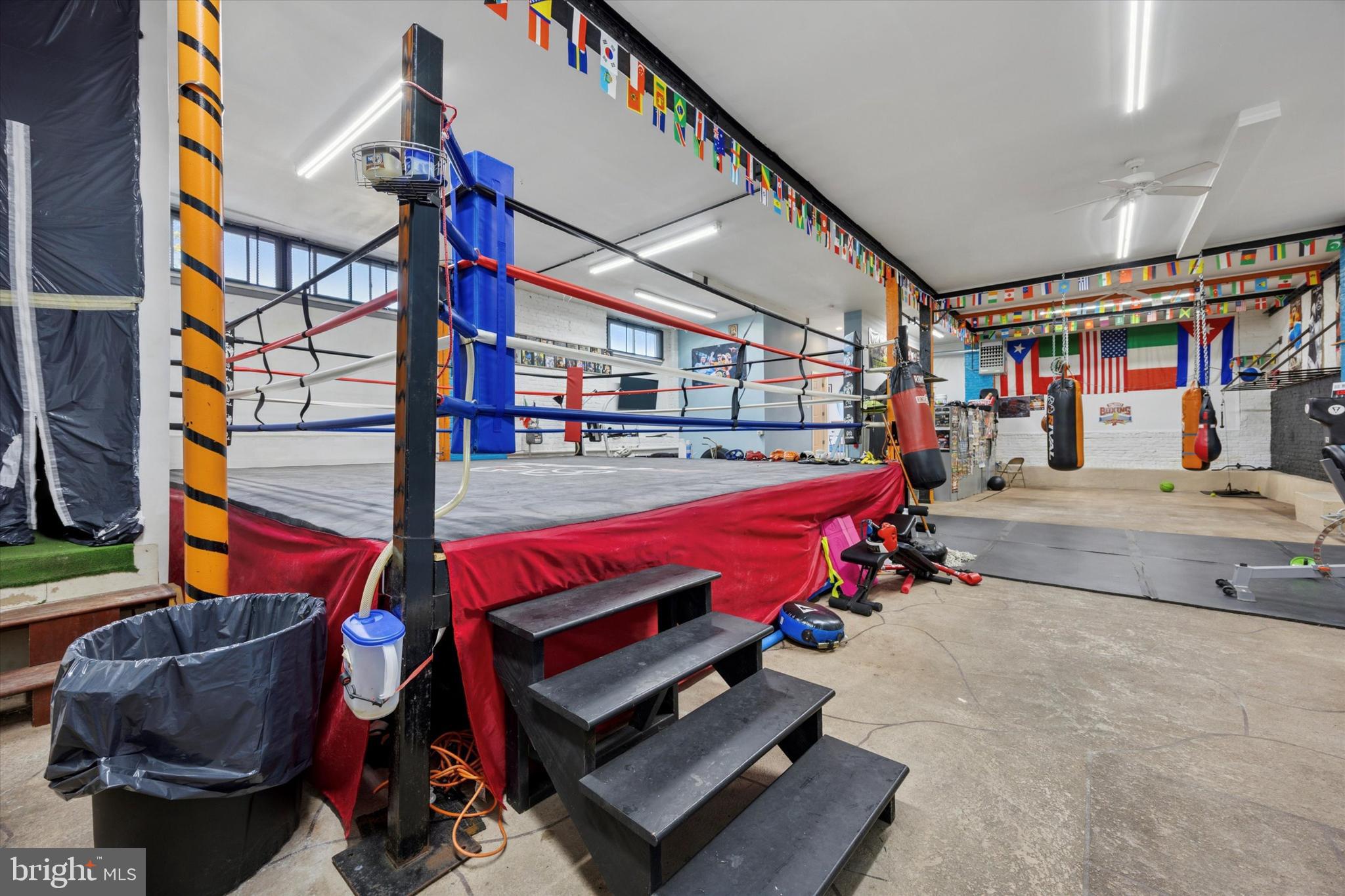 HARROWGATE - Commercial Sale