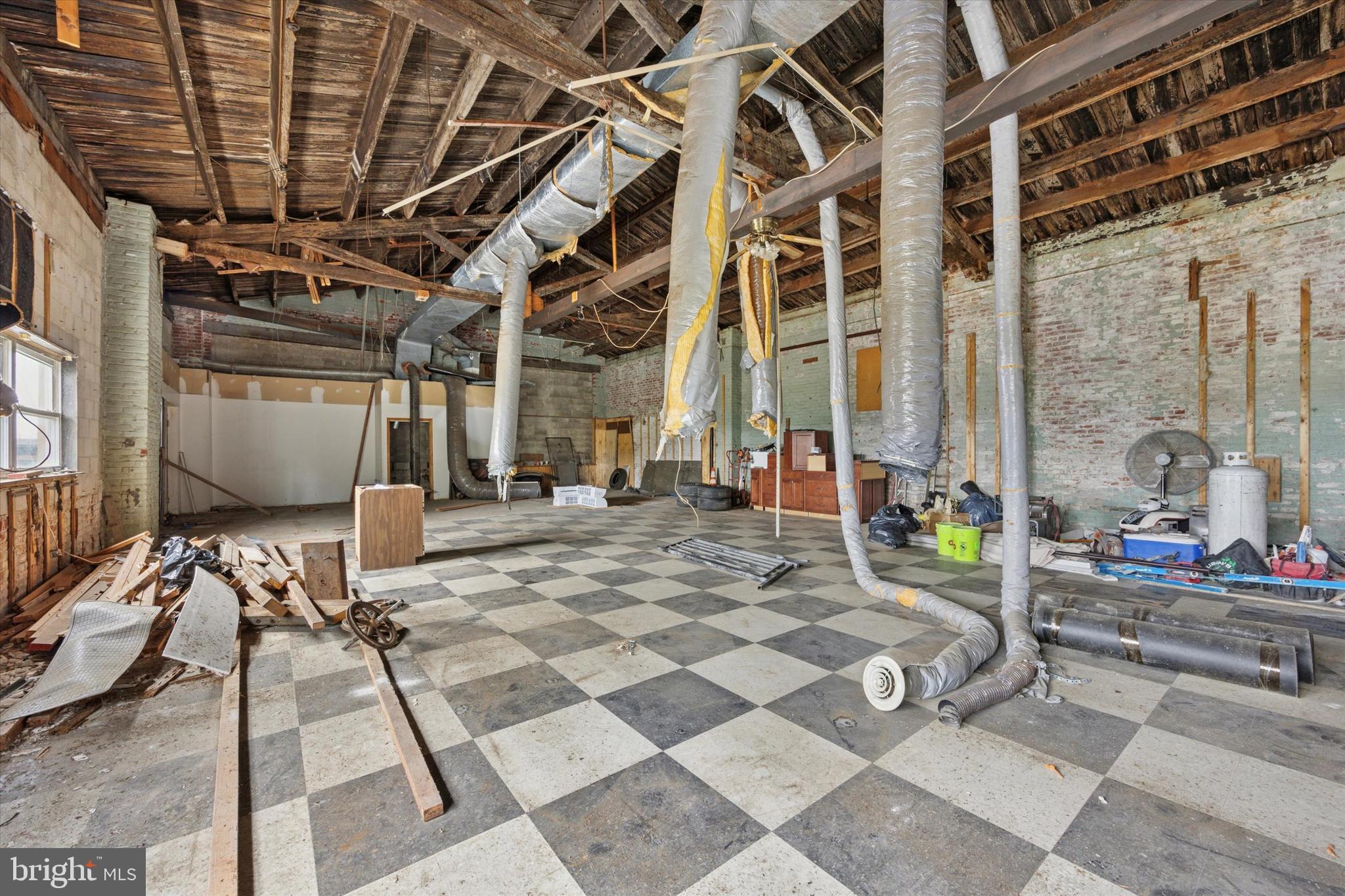 HARROWGATE - Commercial Sale