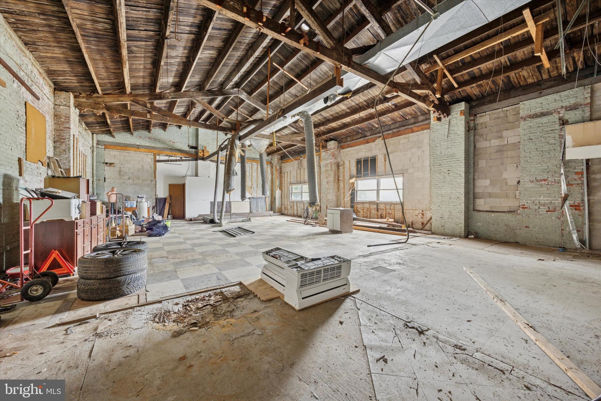 HARROWGATE - Commercial Sale