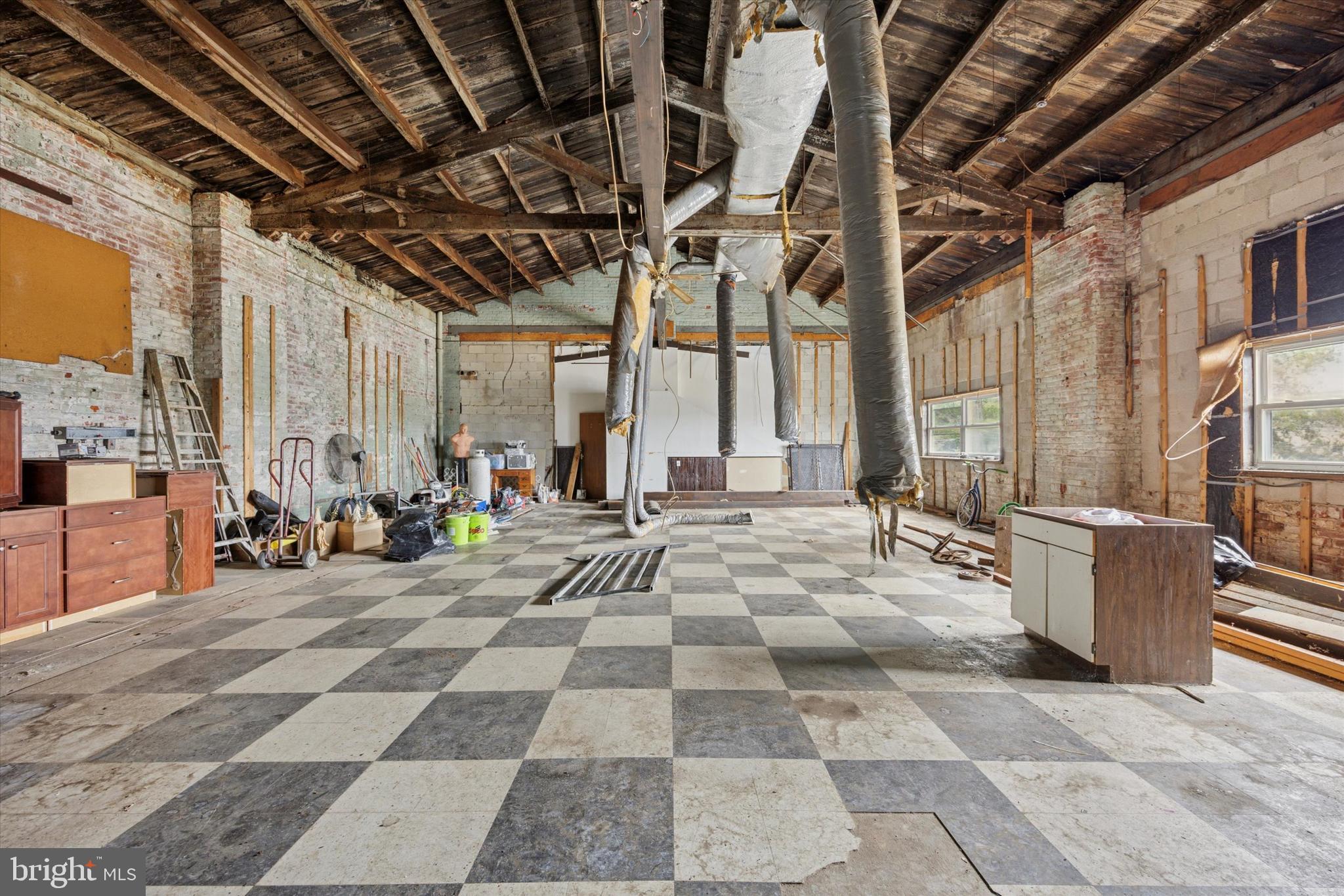 HARROWGATE - Commercial Sale