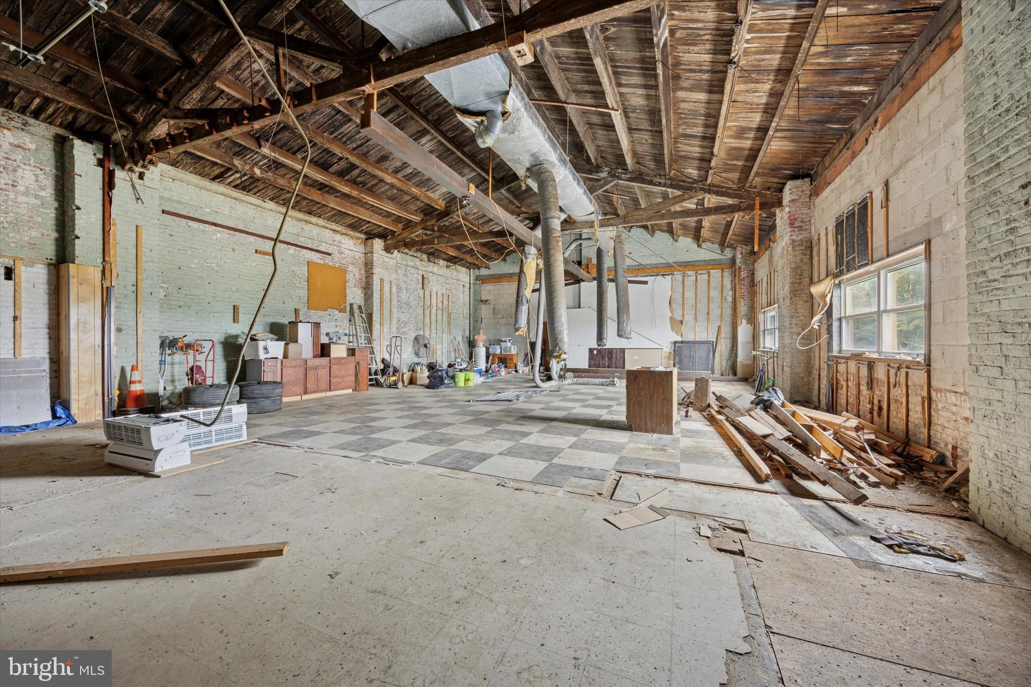 HARROWGATE - Commercial Sale