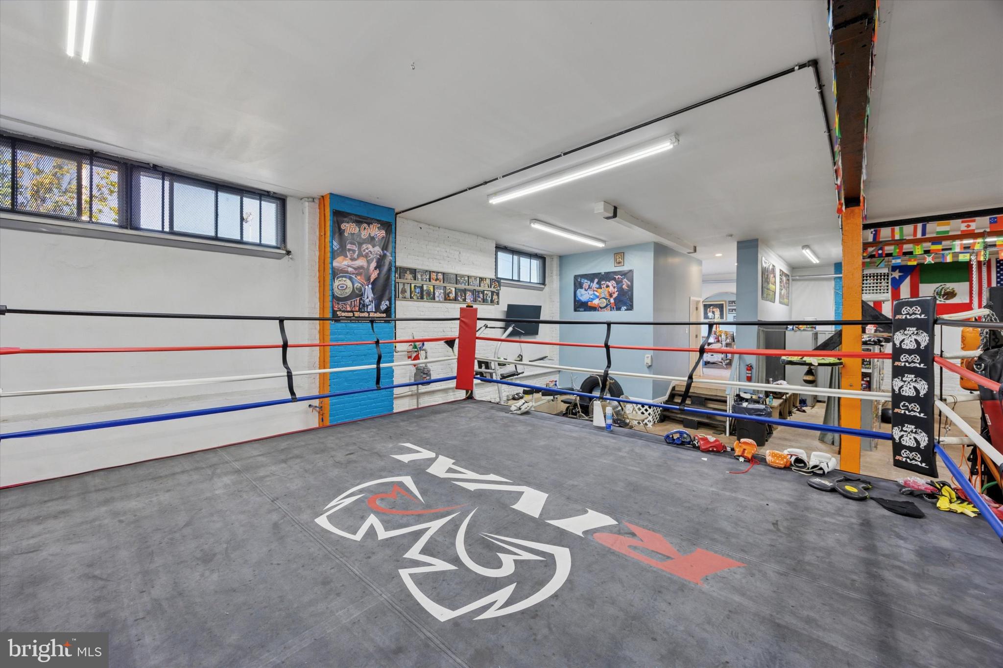 HARROWGATE - Commercial Sale