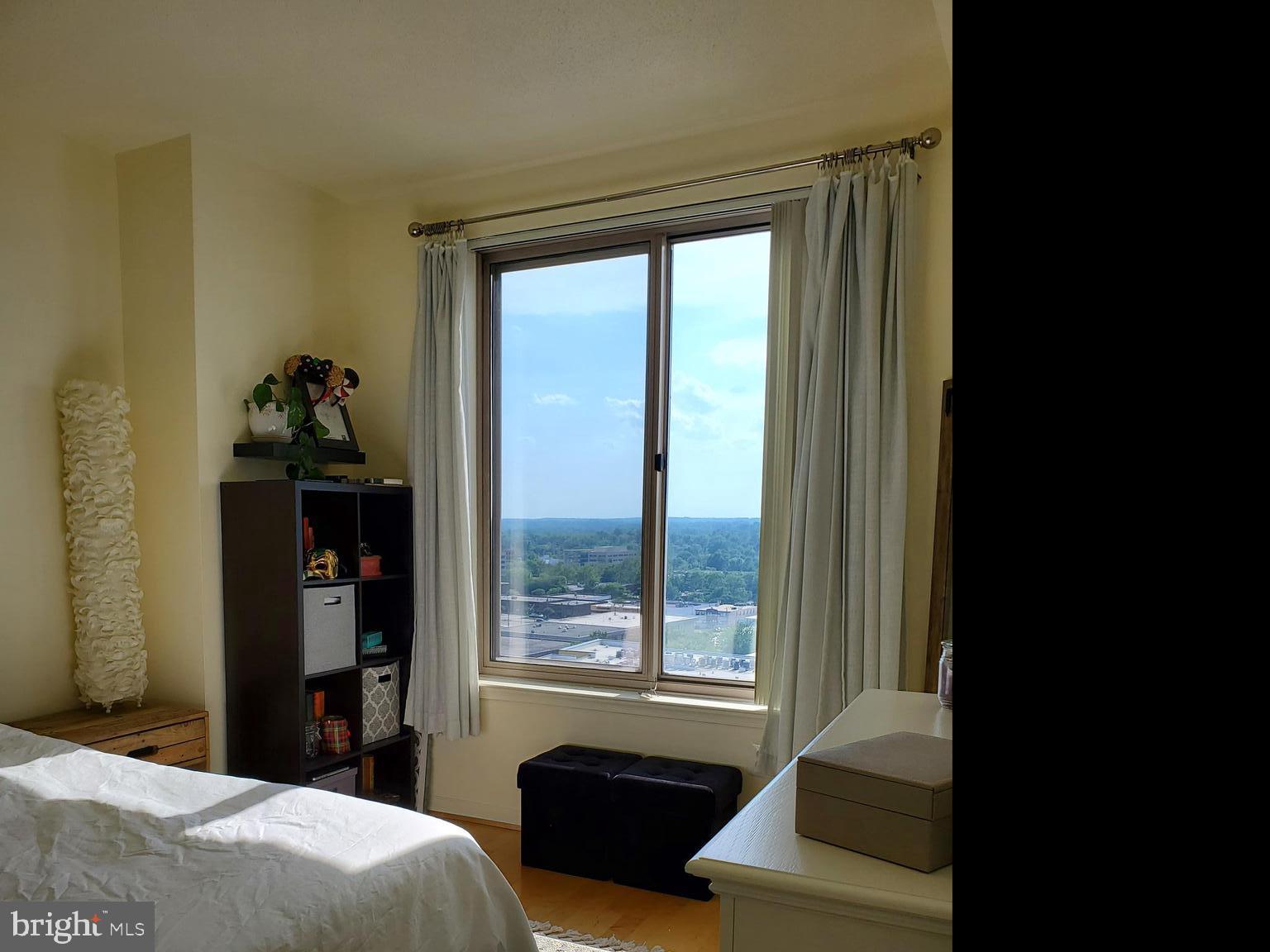 DUNN LORING - Residential