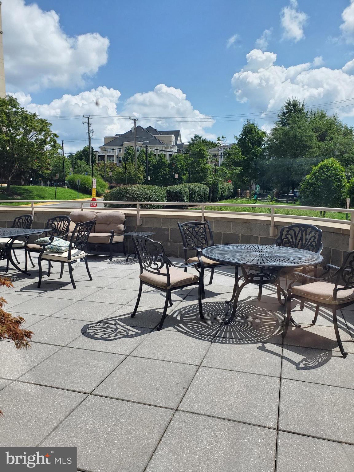 DUNN LORING - Residential