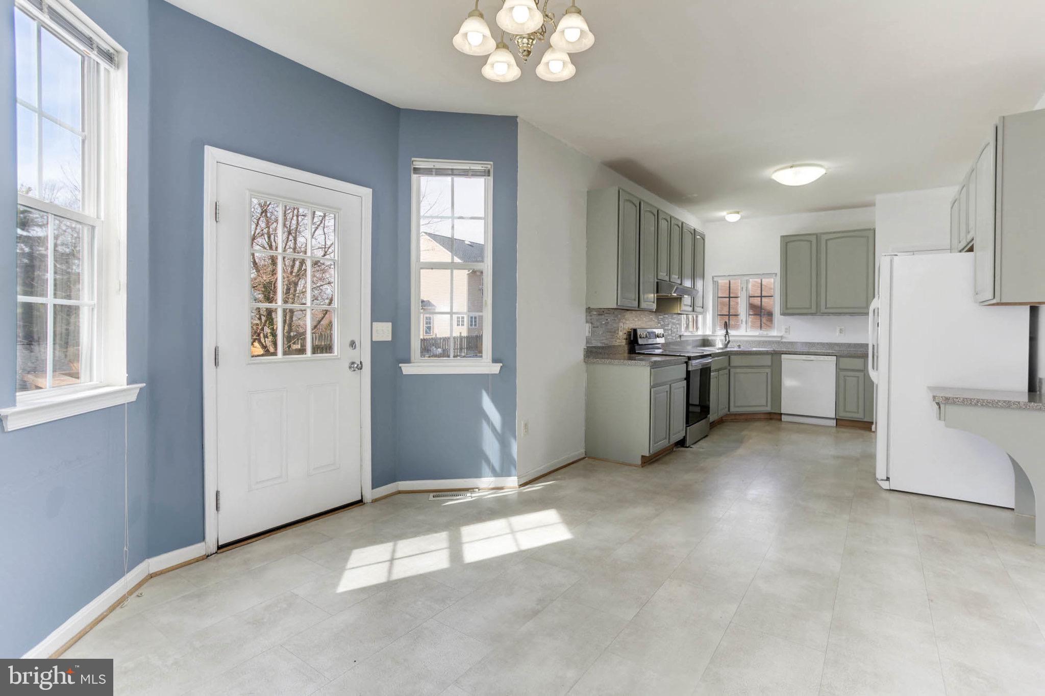 CALVERT TOWNE TOWNHOUSES - Residential