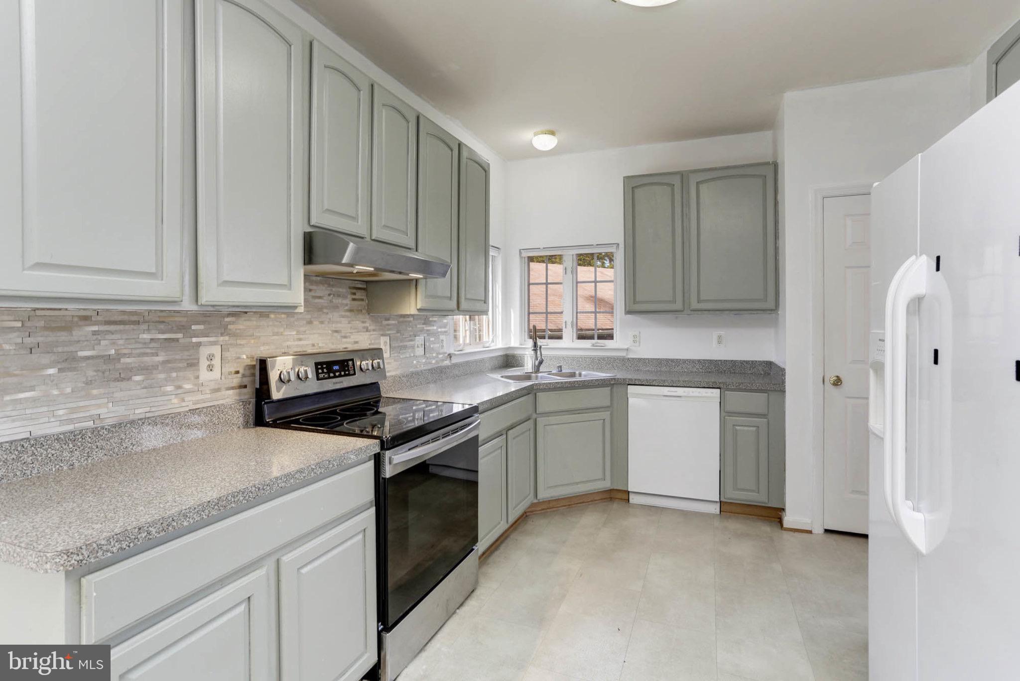 CALVERT TOWNE TOWNHOUSES - Residential