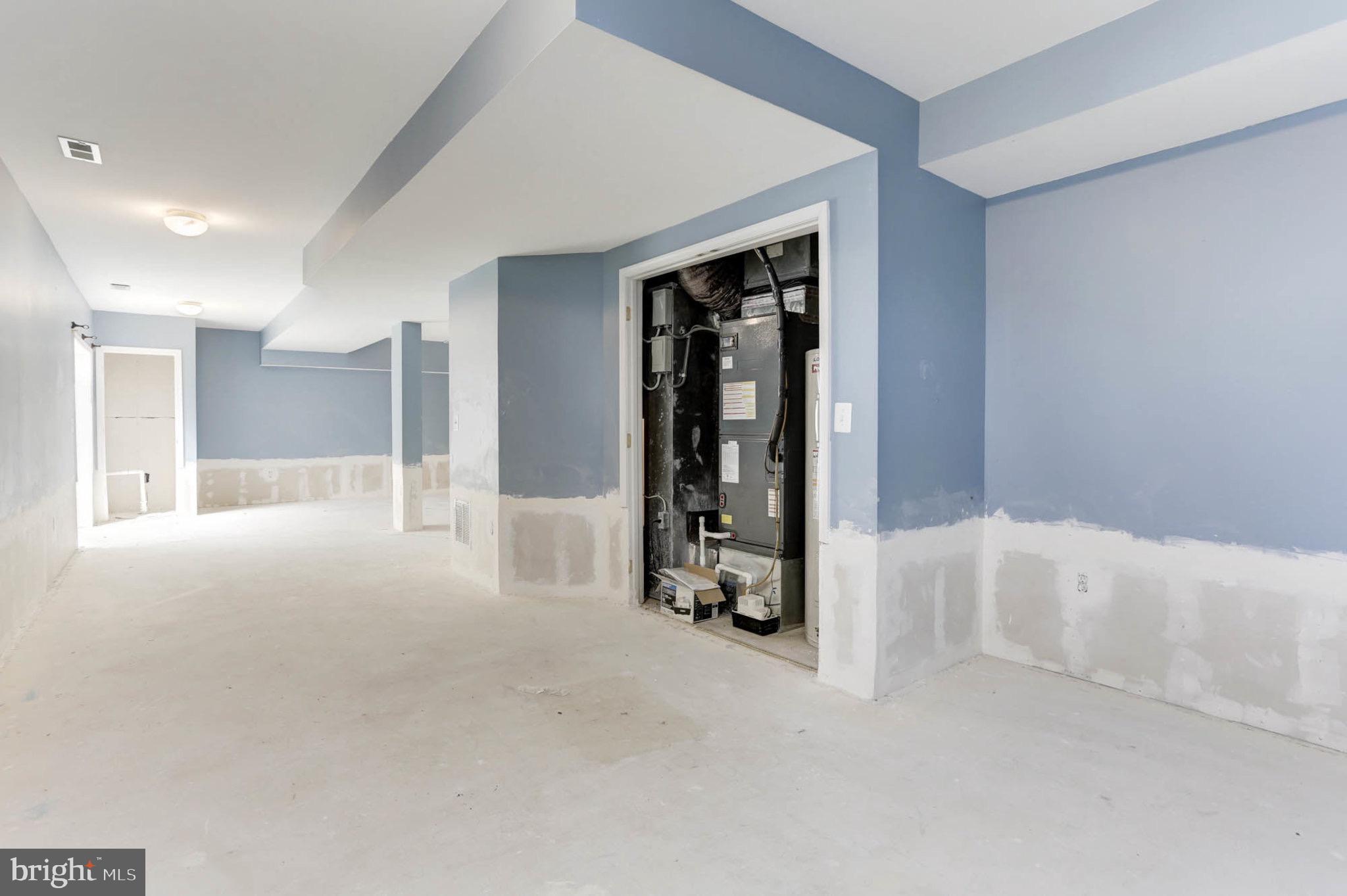 CALVERT TOWNE TOWNHOUSES - Residential