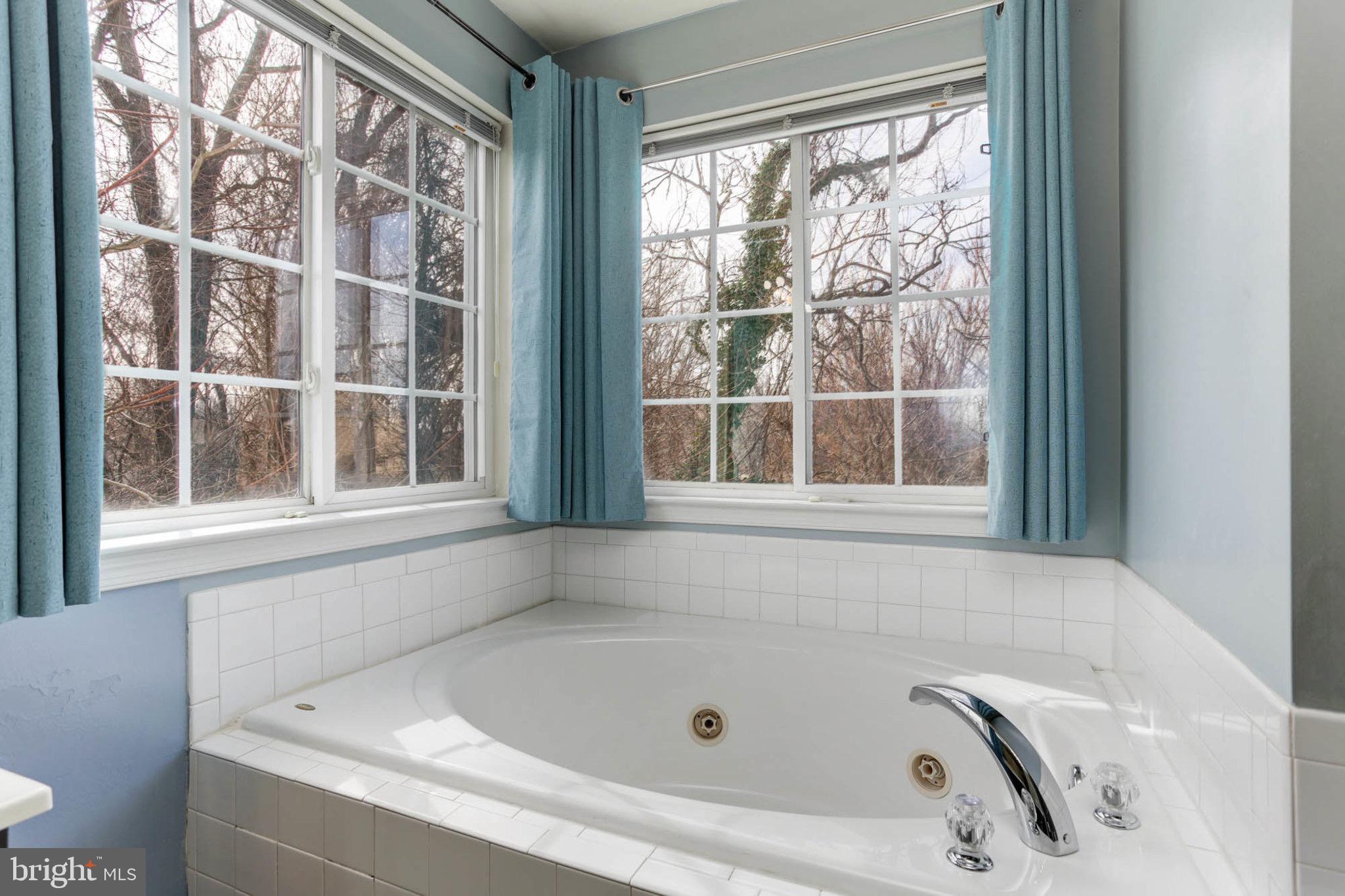 CALVERT TOWNE TOWNHOUSES - Residential