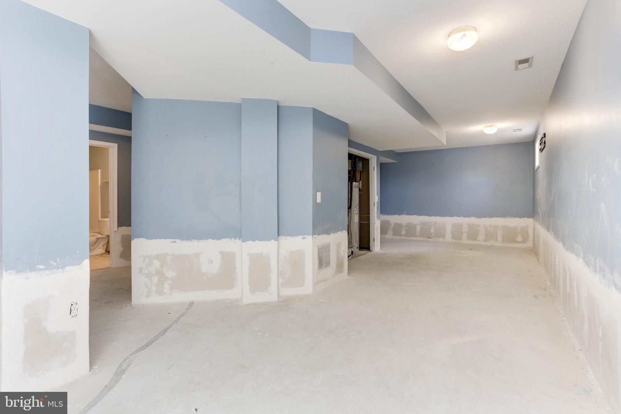 CALVERT TOWNE TOWNHOUSES - Residential